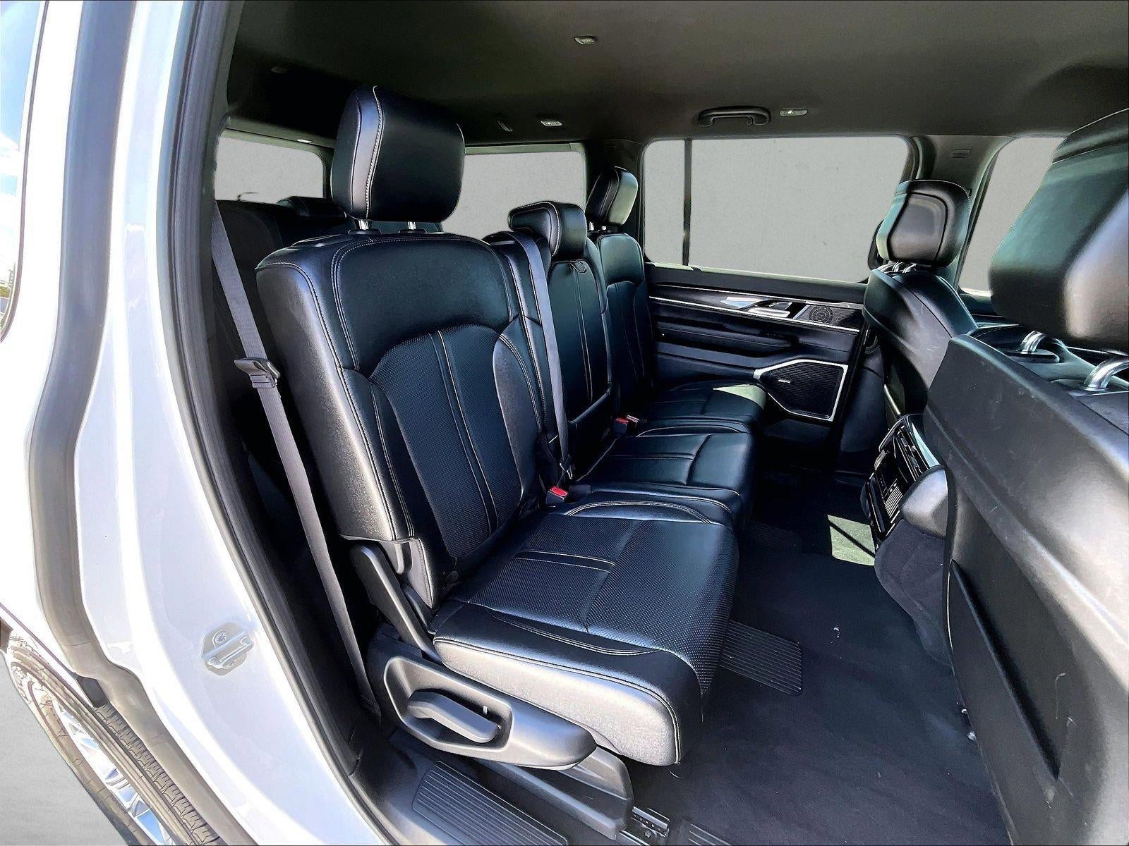 2024 Jeep Wagoneer Base