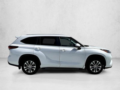 2024 Toyota Highlander Hybrid XLE