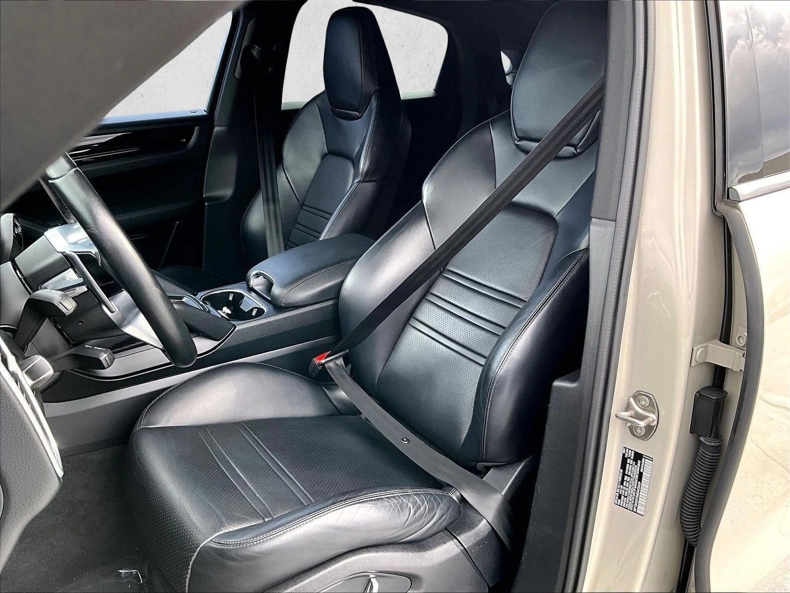 2021 Porsche Cayenne Base