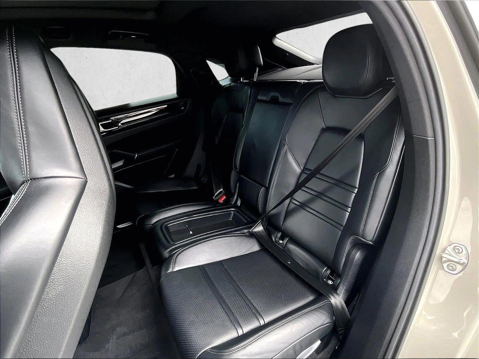 2021 Porsche Cayenne Base