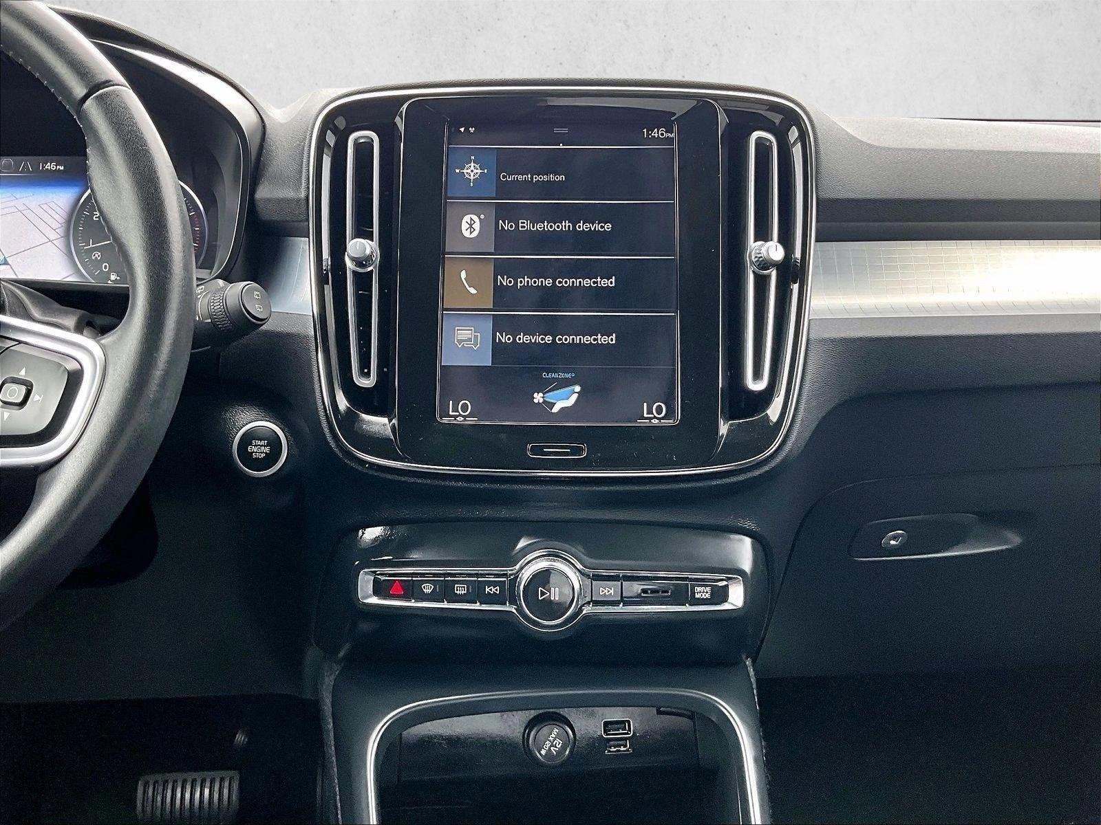 2021 Volvo XC40 Momentum