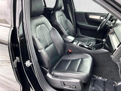 2021 Volvo XC40 Momentum