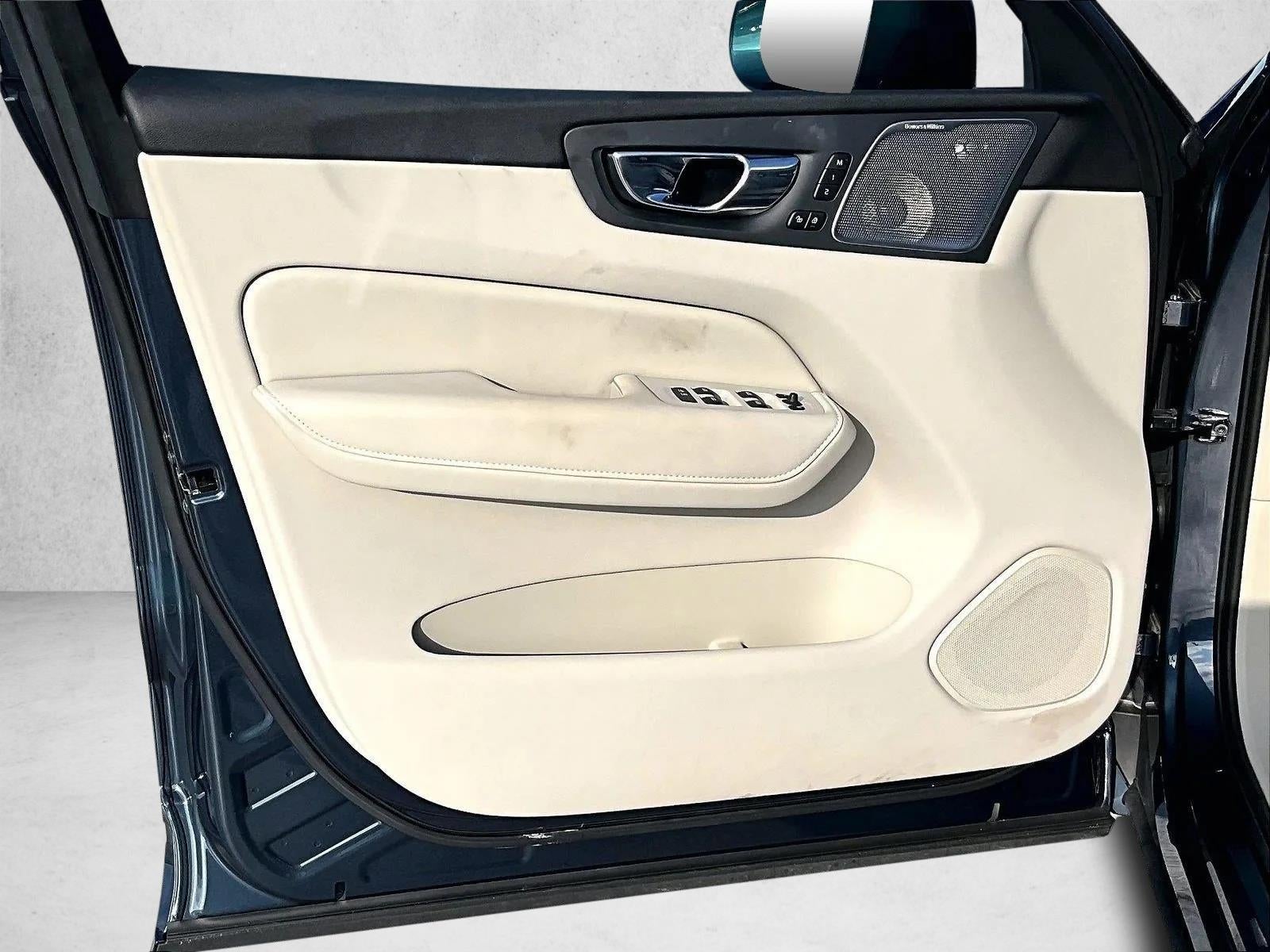 2021 Volvo XC60 Inscription Expression