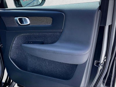 2024 Volvo XC40 Plus Dark Theme
