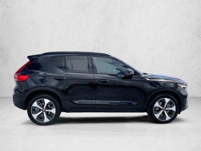 2024 Volvo XC40 Plus Dark Theme
