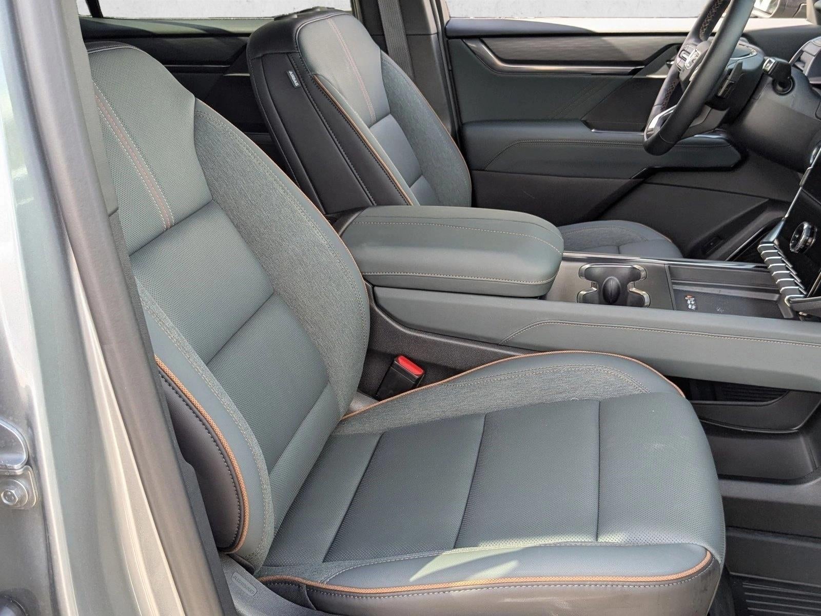 2025 GMC Acadia AT4