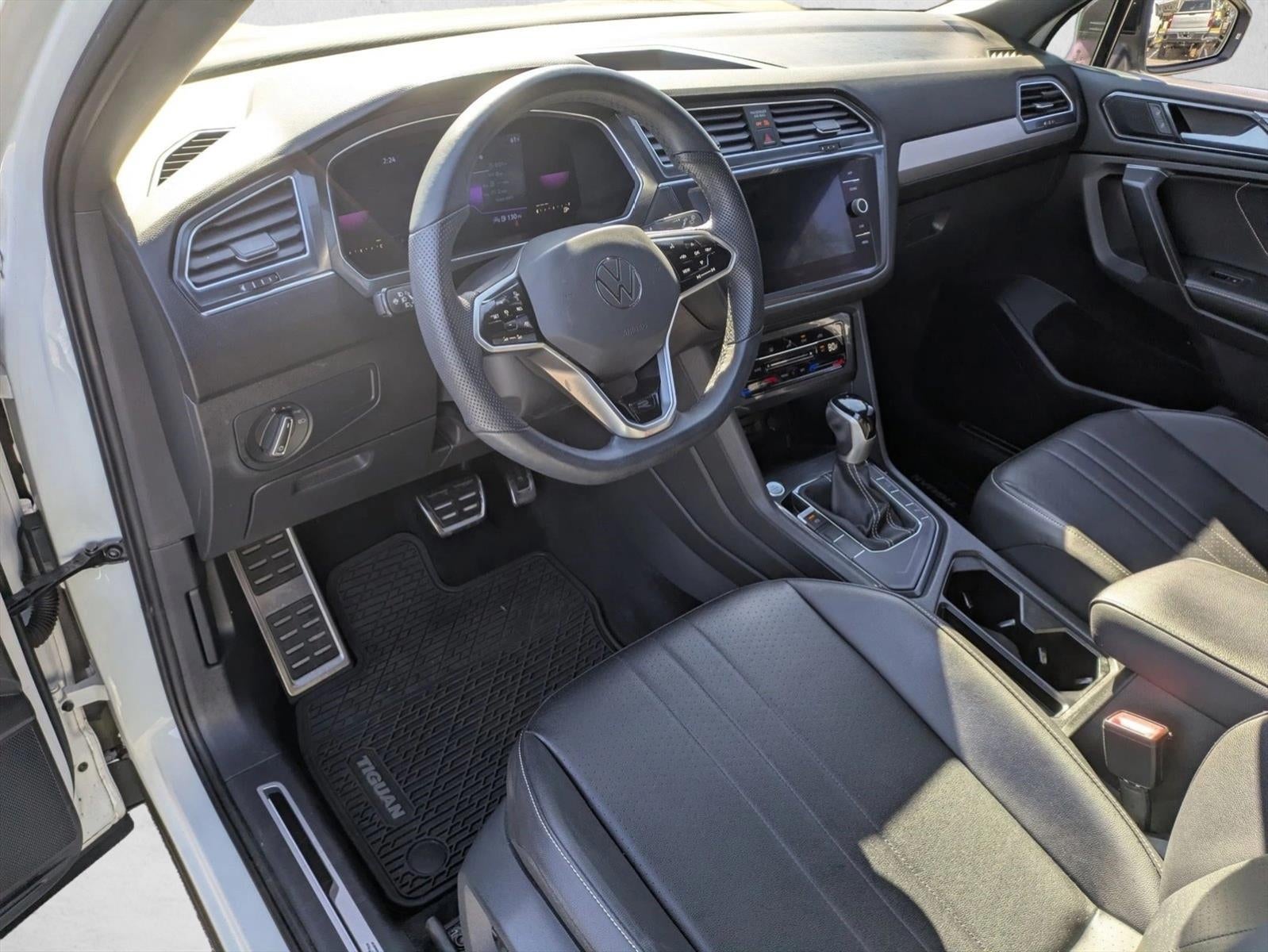 2022 Volkswagen Tiguan SE R-Line Black