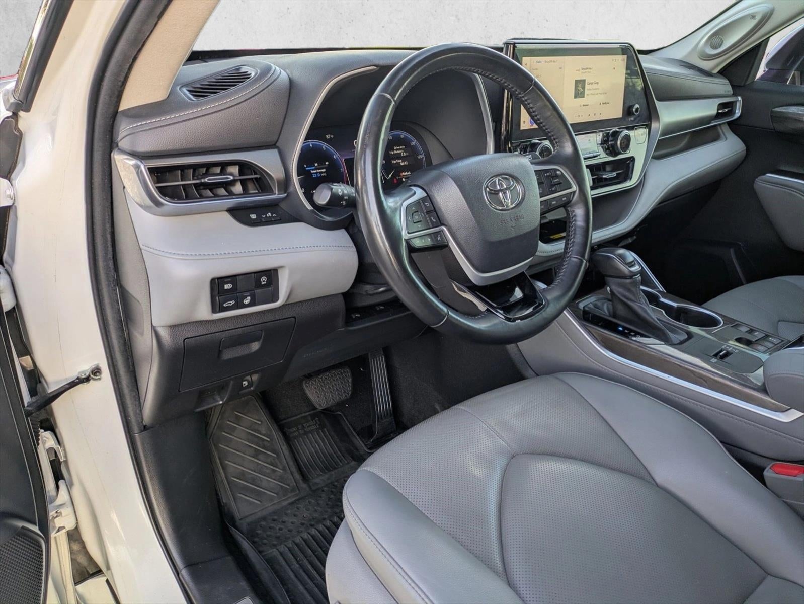 2023 Toyota Highlander L