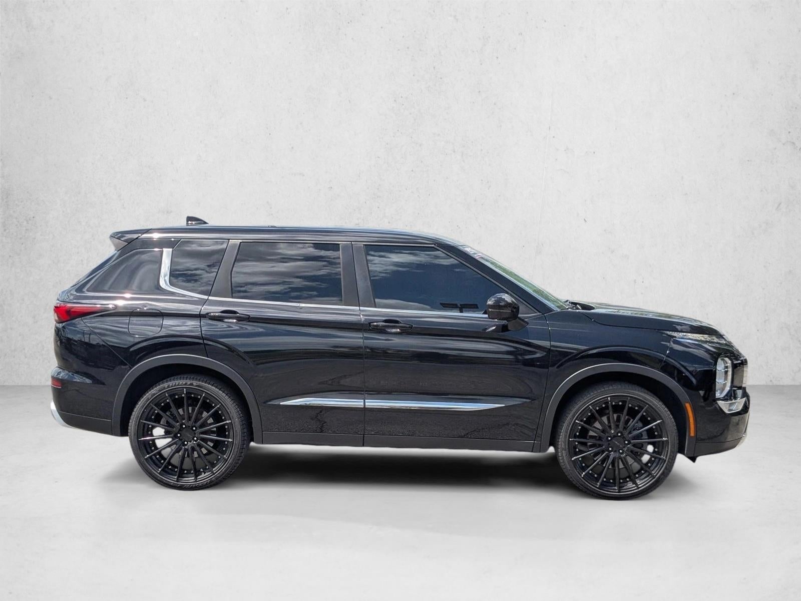 2022 Mitsubishi Outlander SE
