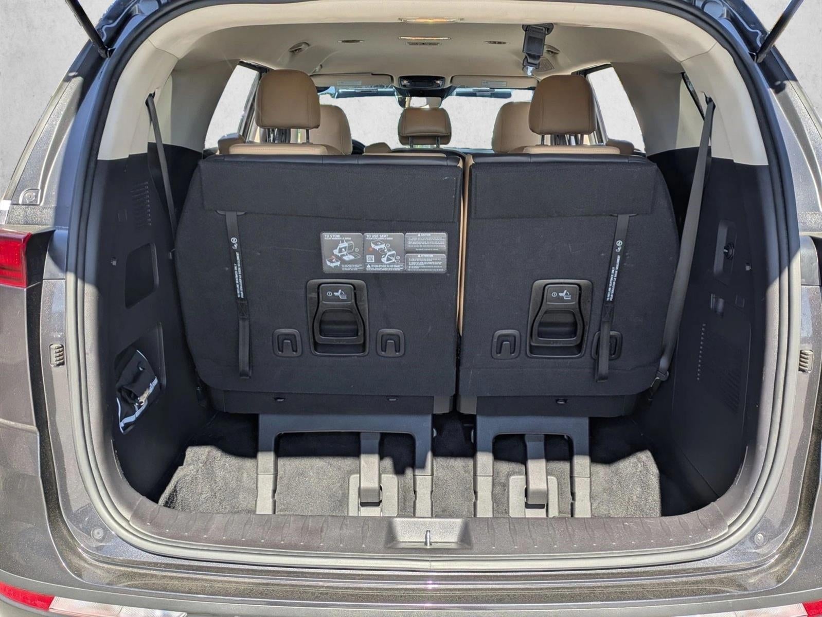 2024 Kia Carnival LX