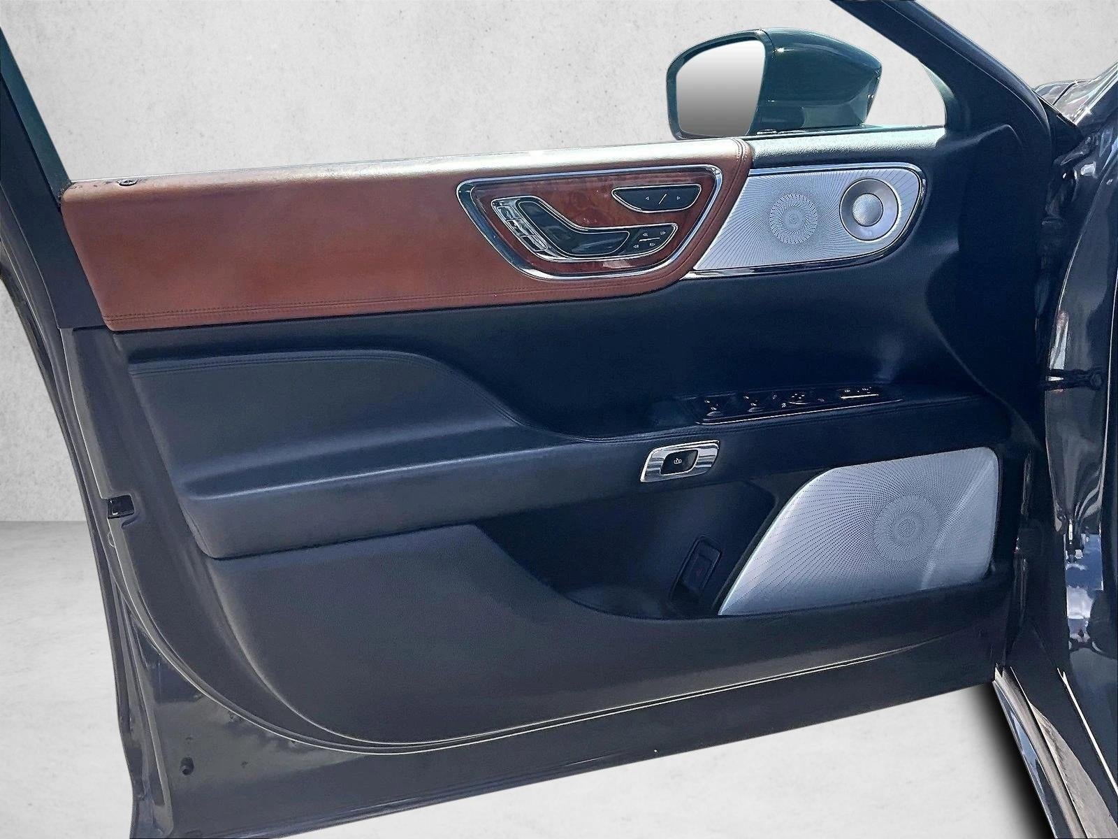 2017 Lincoln Continental Black Label