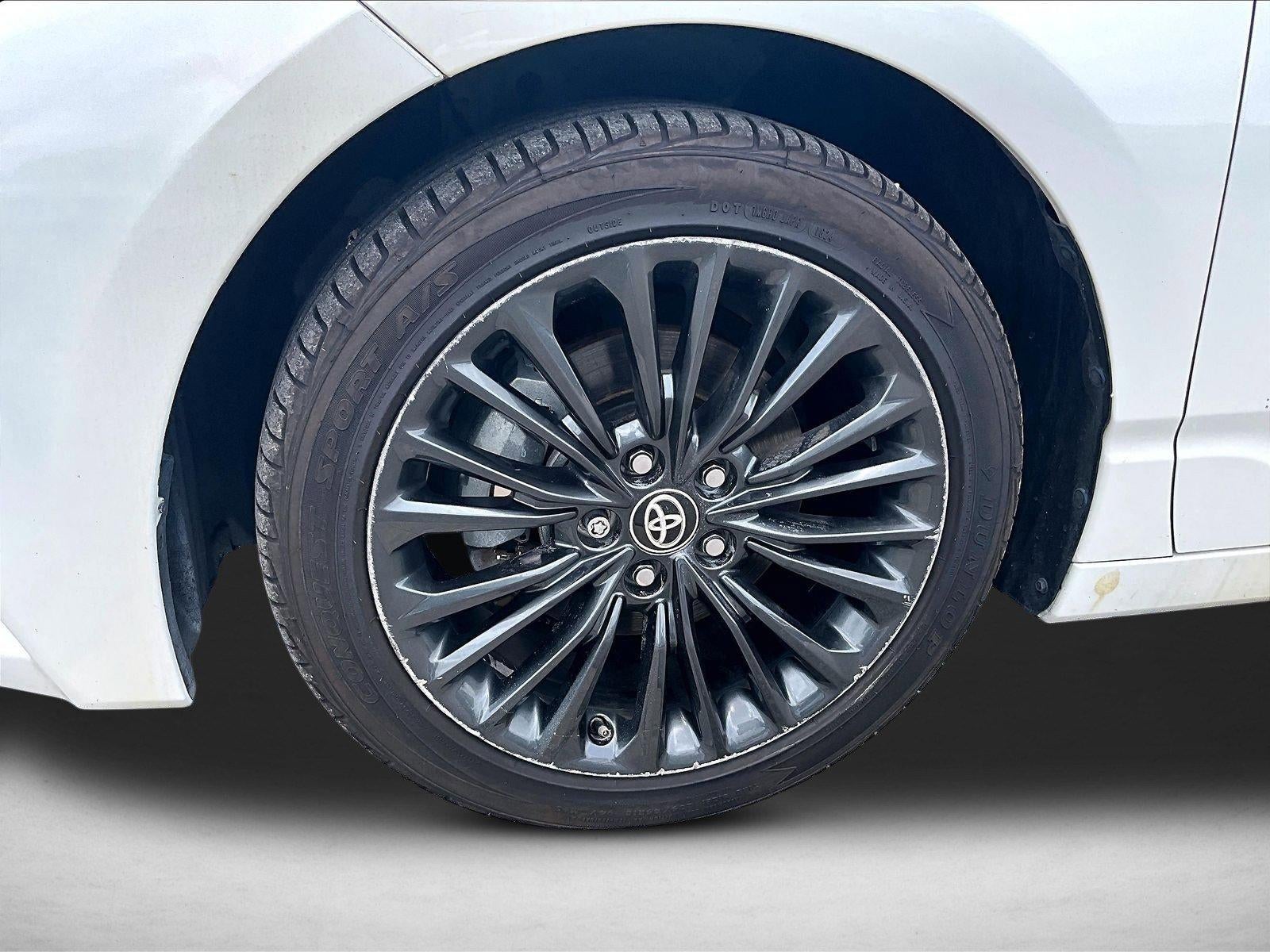 2020 Toyota Avalon Hybrid XSE