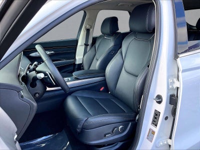 2025 Genesis GV70 2.5T