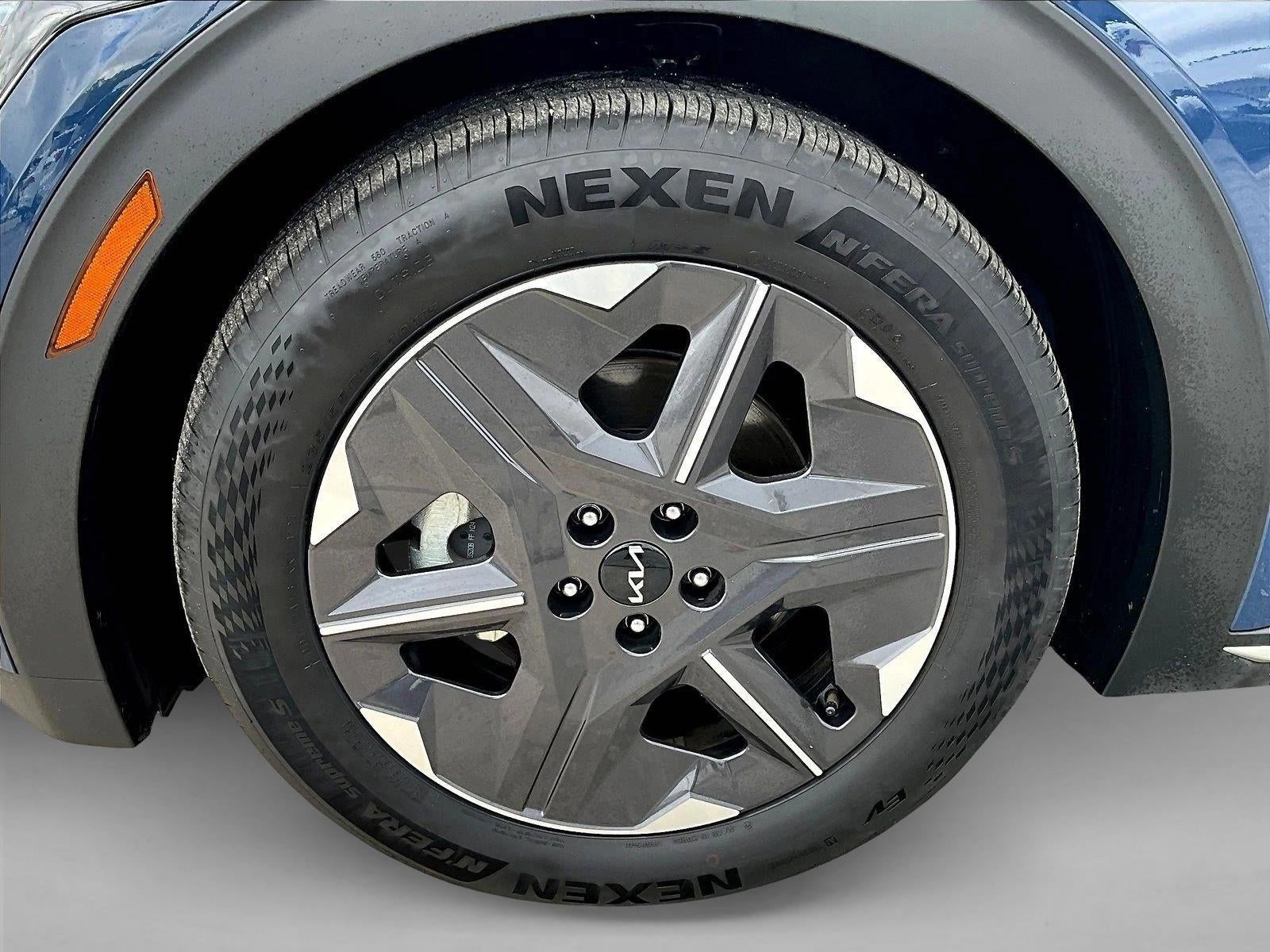 2025 Kia EV6 Light