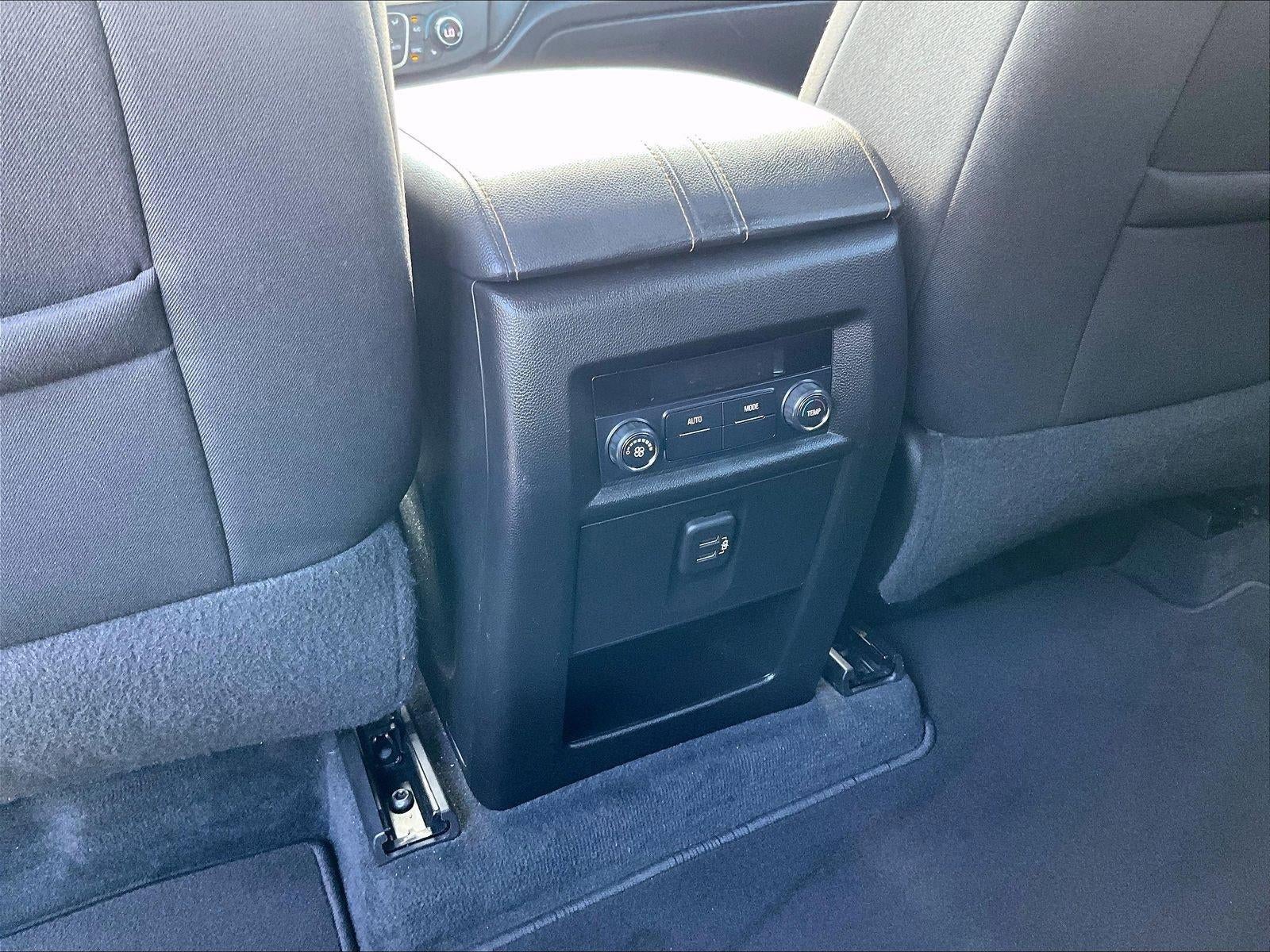 2021 Chevrolet Traverse LT Cloth