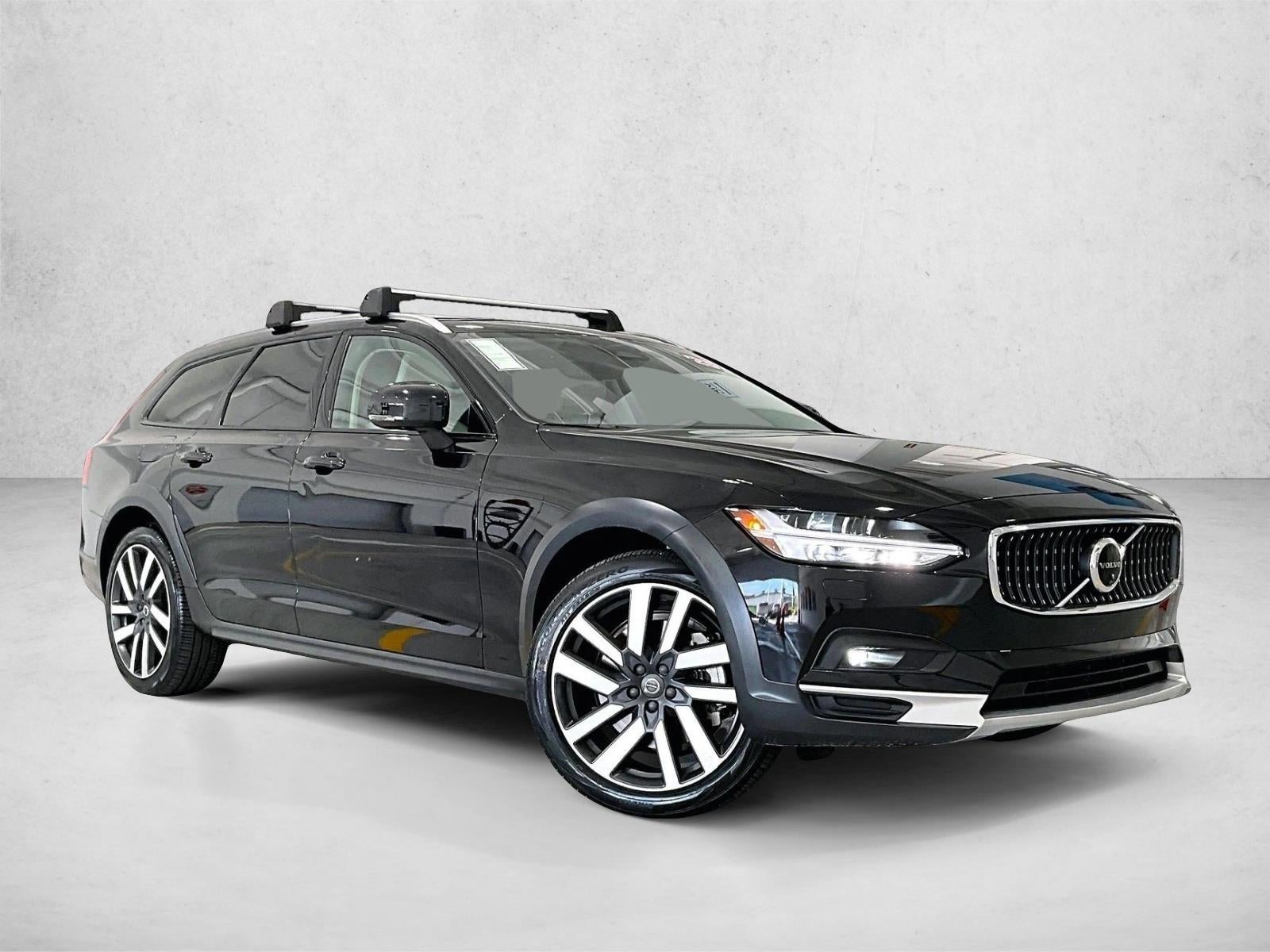 2025 Volvo V90 Cross Country Plus, B6 AWD Gas (mild hybrid)