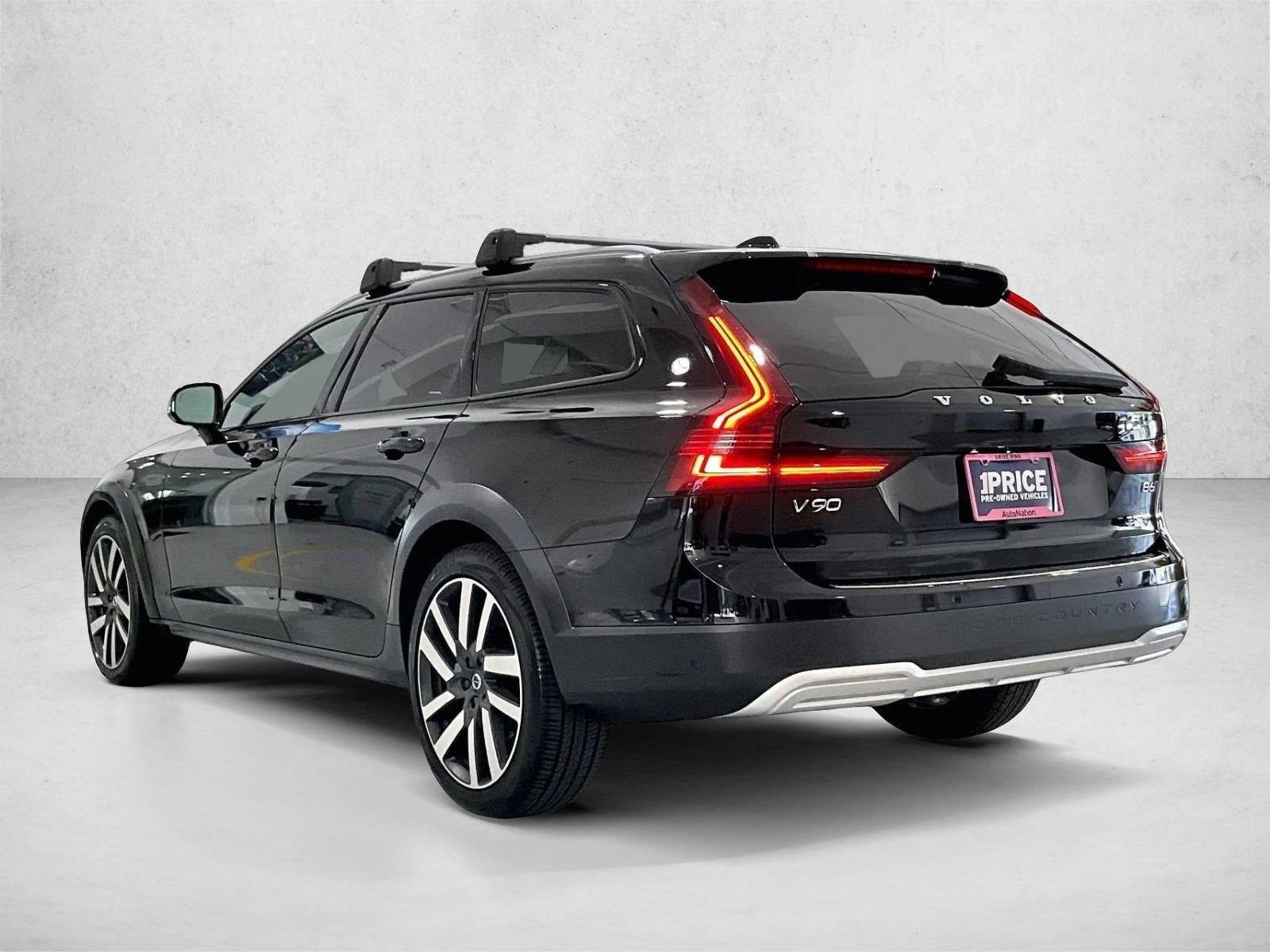 2025 Volvo V90 Cross Country Plus, B6 AWD Gas (mild hybrid)