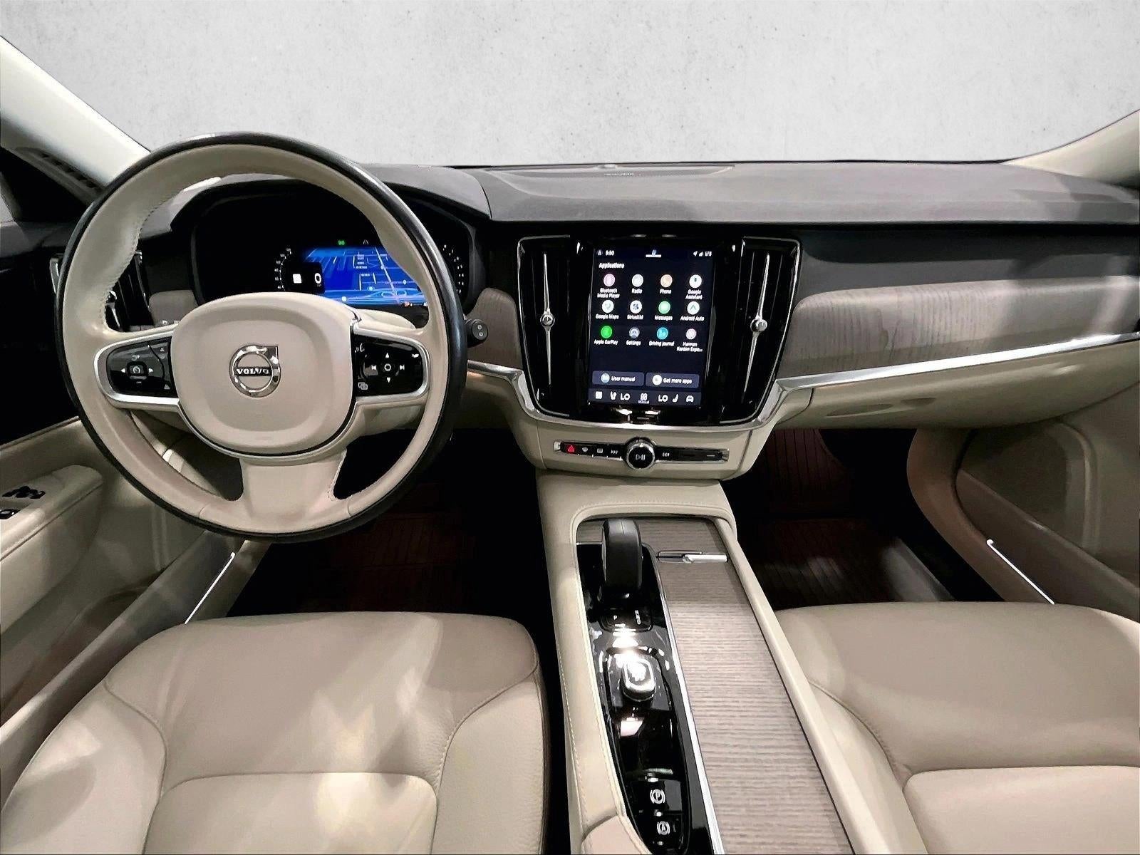 2025 Volvo V90 Cross Country Plus, B6 AWD Gas (mild hybrid)