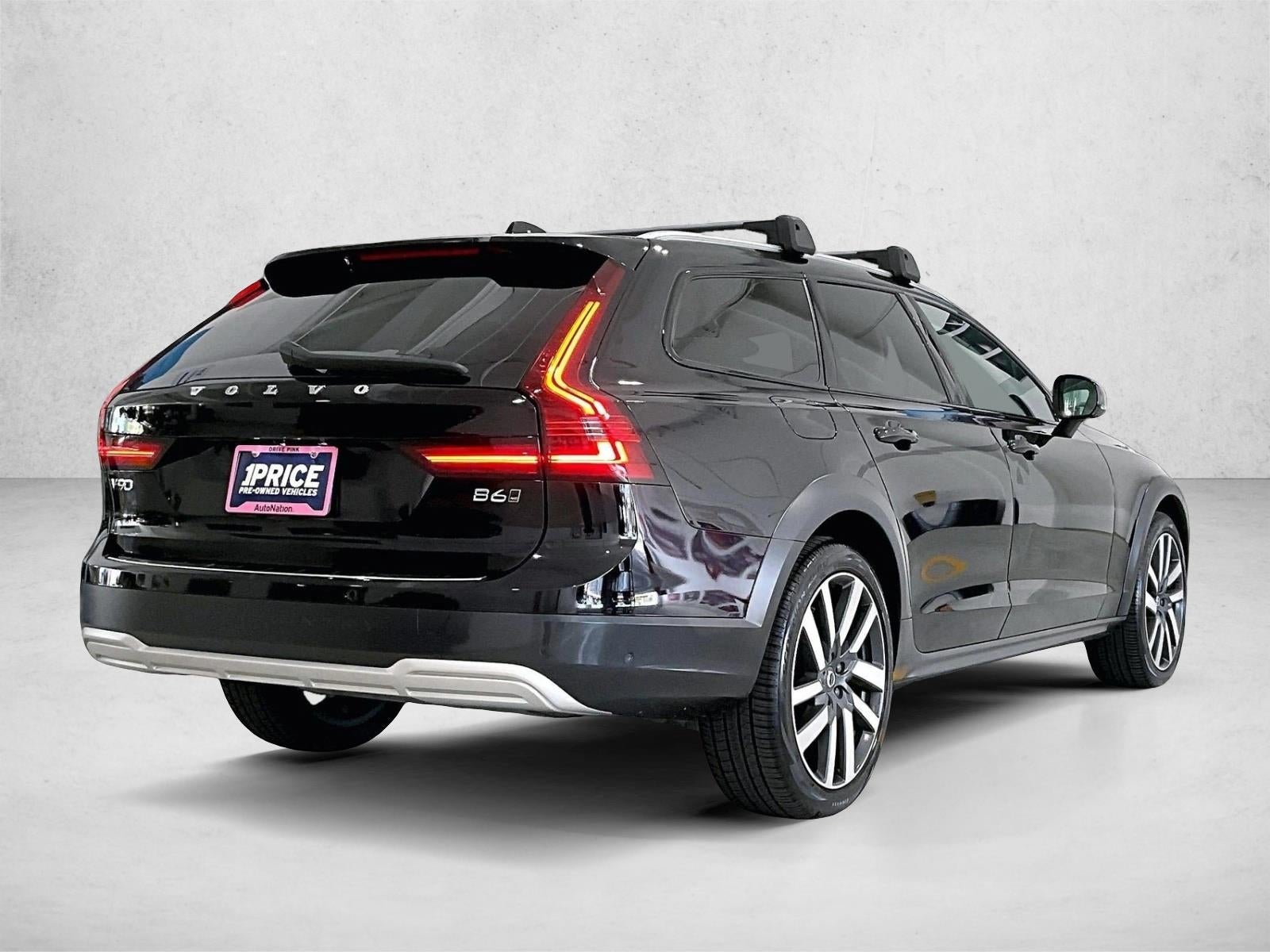 2025 Volvo V90 Cross Country Plus, B6 AWD Gas (mild hybrid)