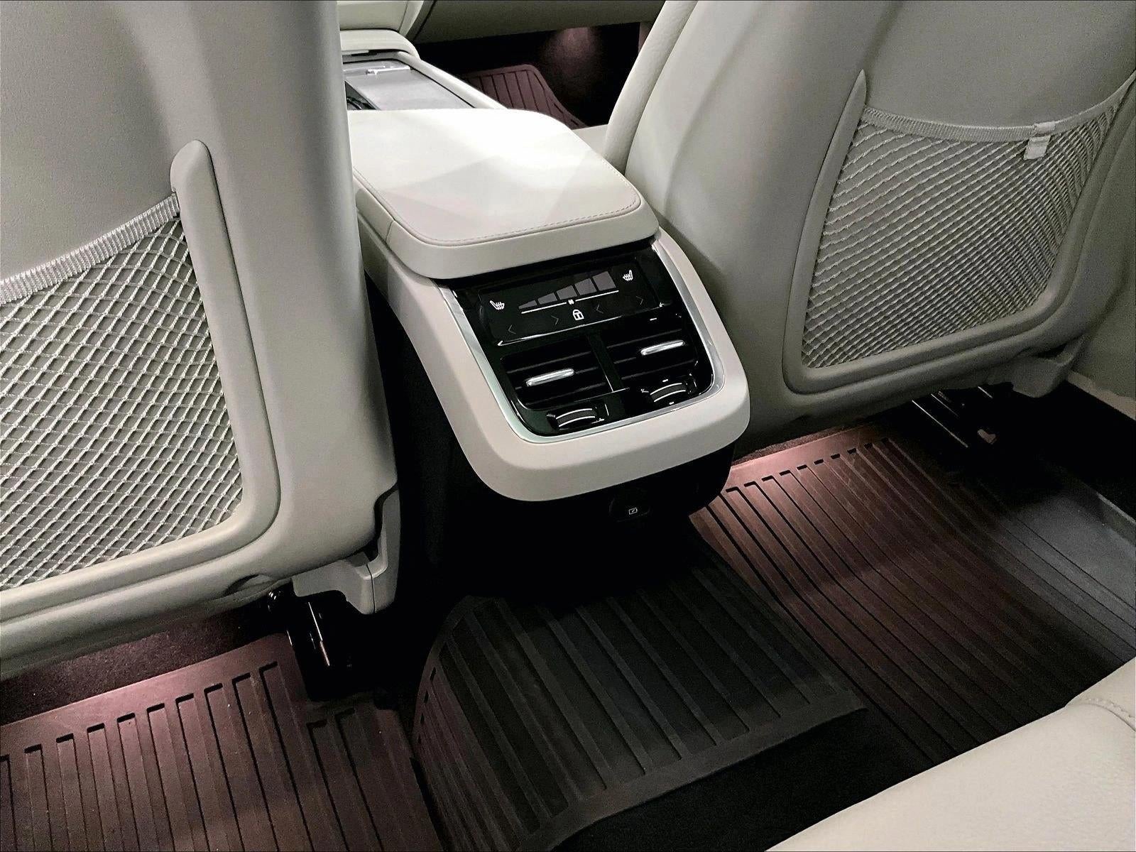 2025 Volvo V90 Cross Country Plus, B6 AWD Gas (mild hybrid)