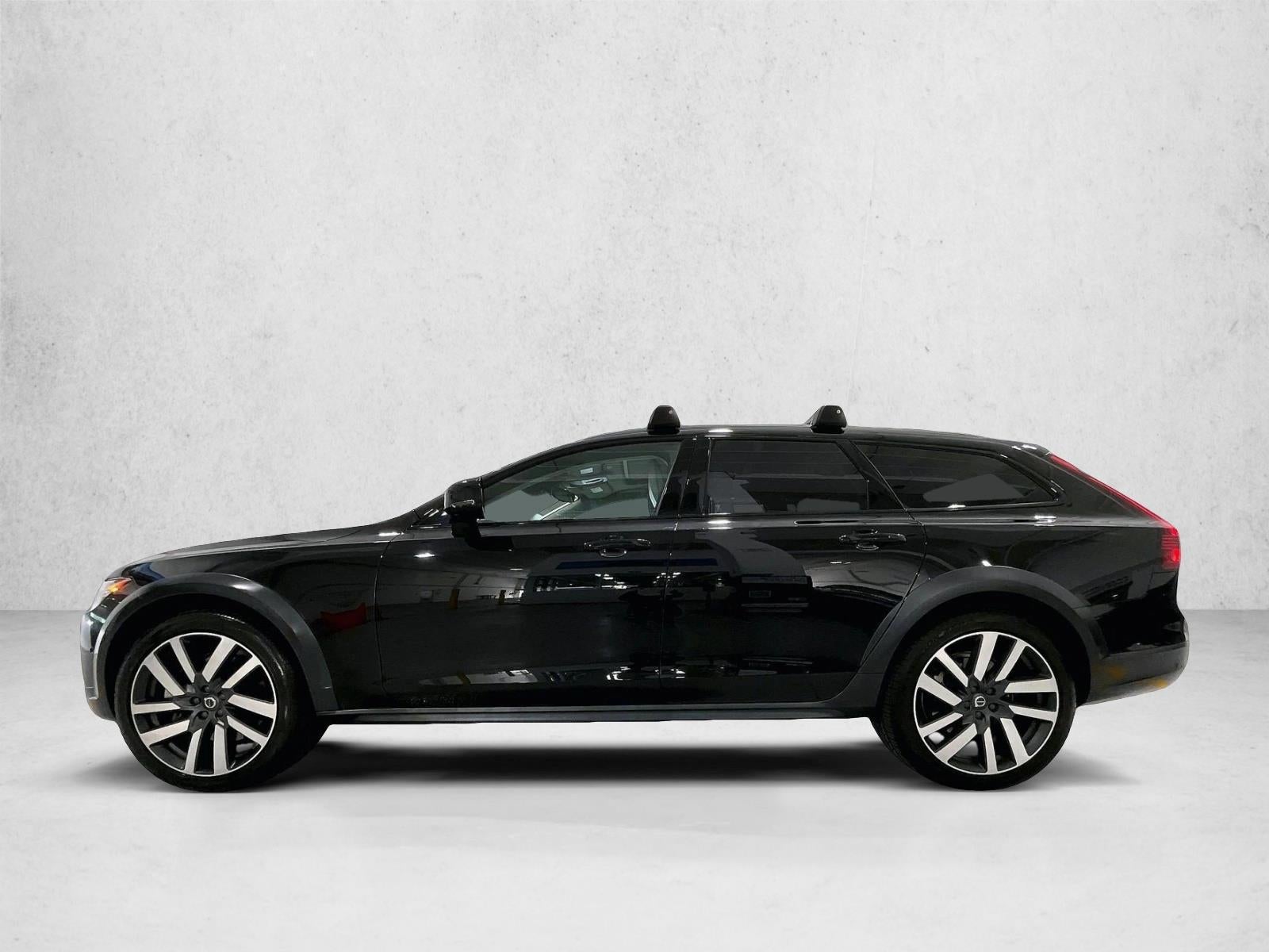 2025 Volvo V90 Cross Country Plus, B6 AWD Gas (mild hybrid)