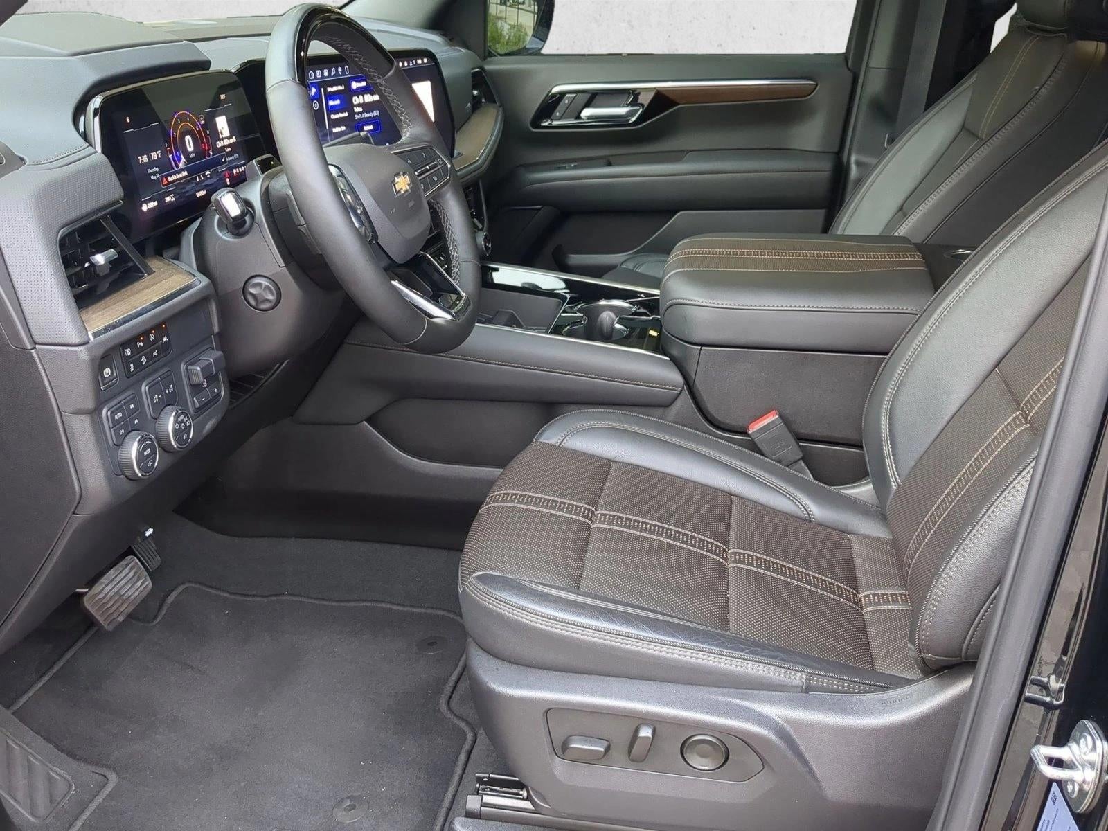 2025 Chevrolet Suburban Base