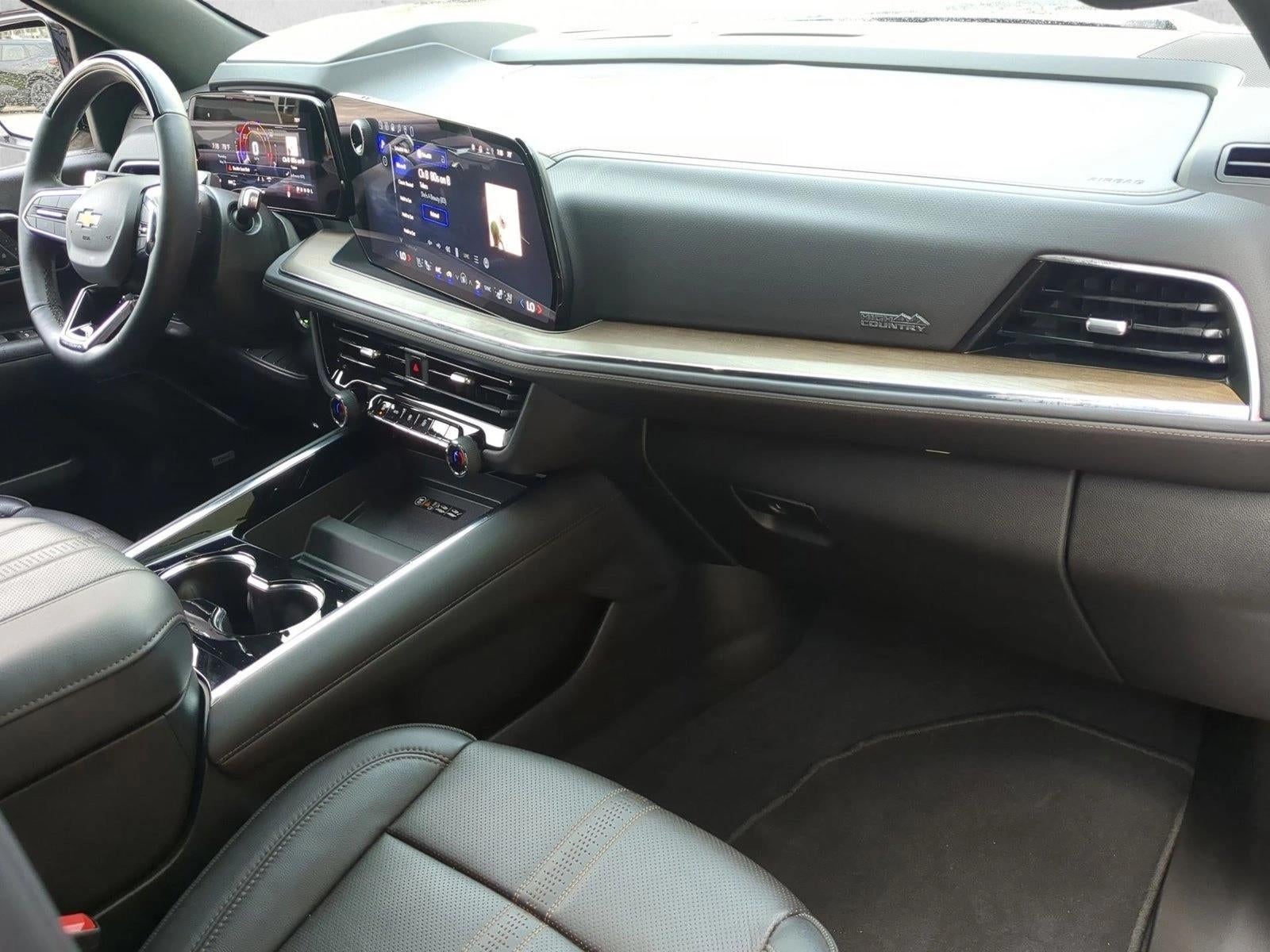 2025 Chevrolet Suburban Base
