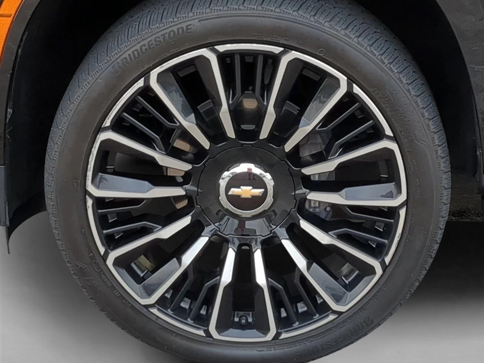2025 Chevrolet Suburban Base