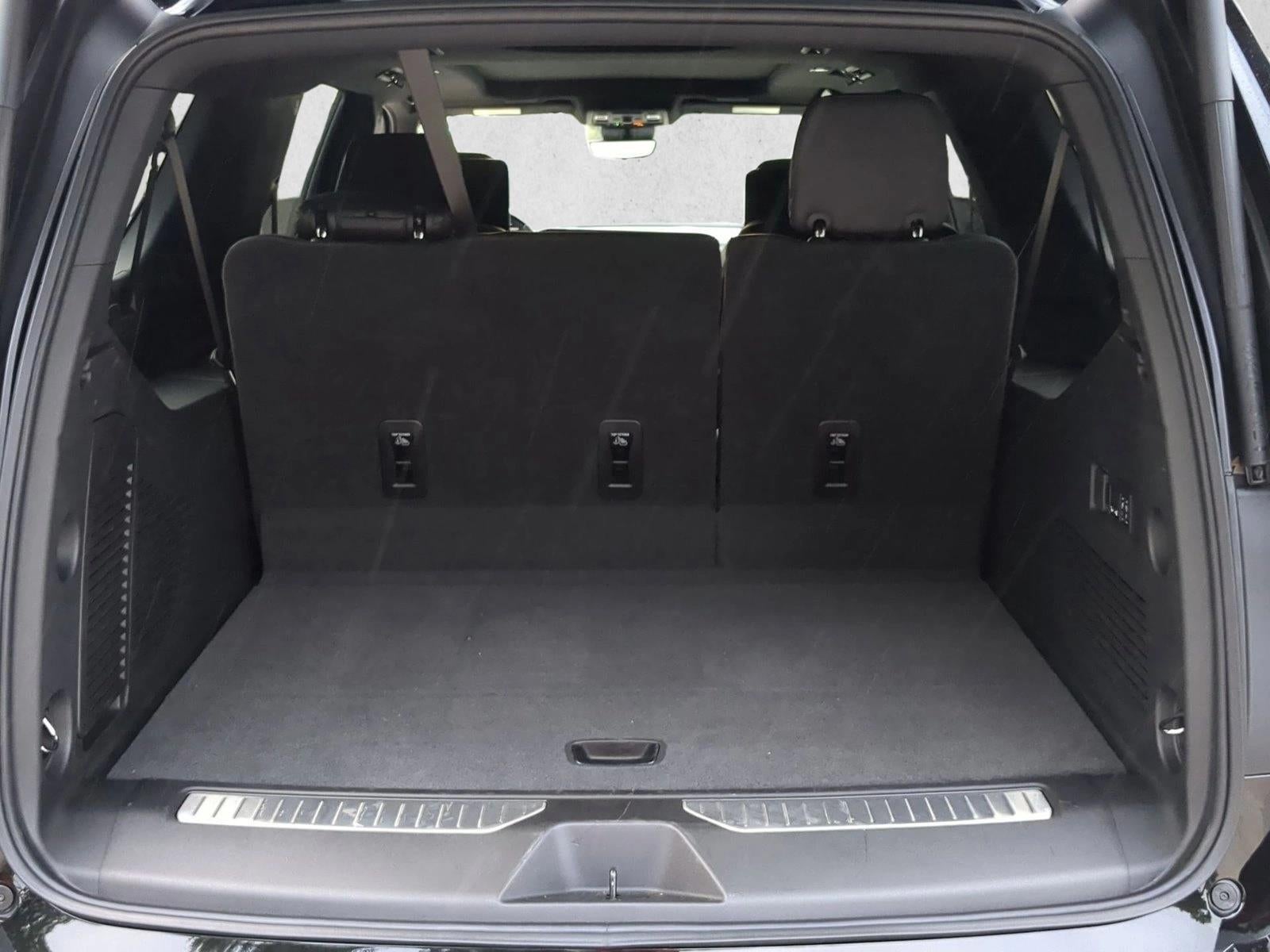 2025 Chevrolet Suburban Base