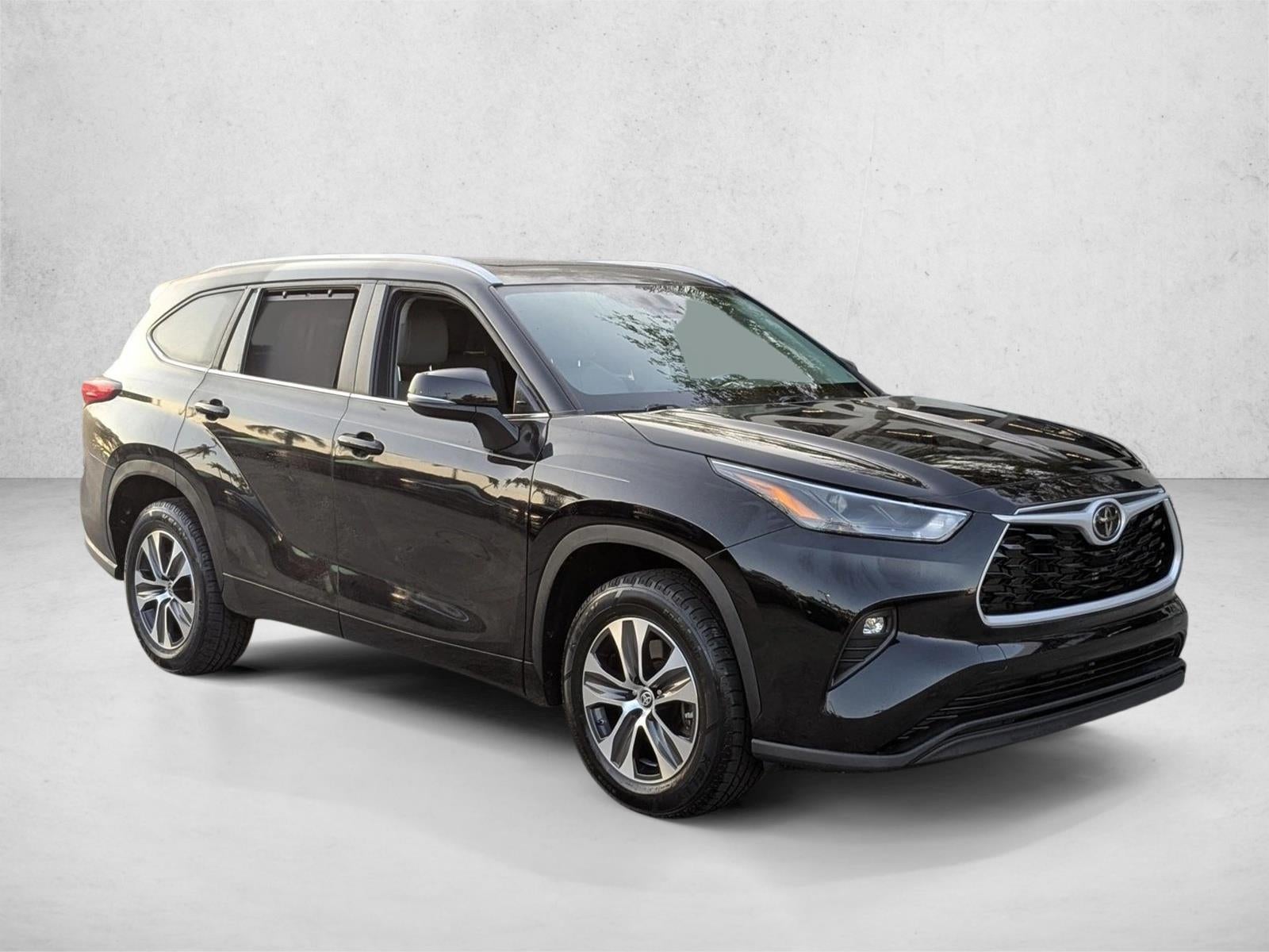 2023 Toyota Highlander Base