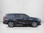 2023 Toyota Highlander Base