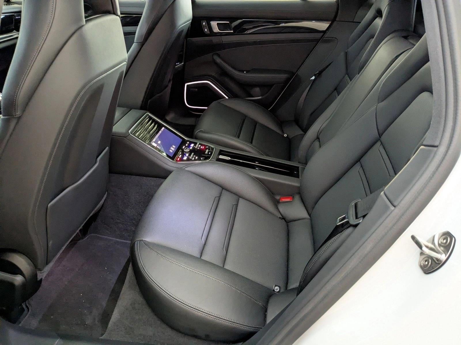 2022 Porsche Panamera Base