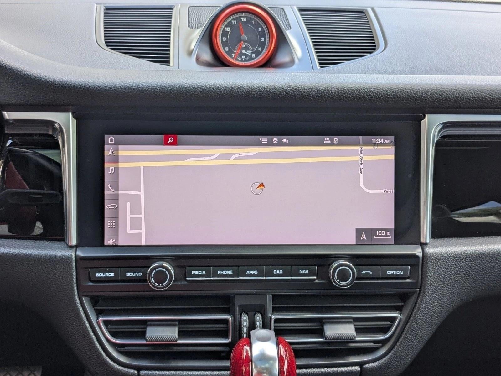 2021 Porsche Macan Base