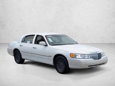 2000 Lincoln Town Car Signature