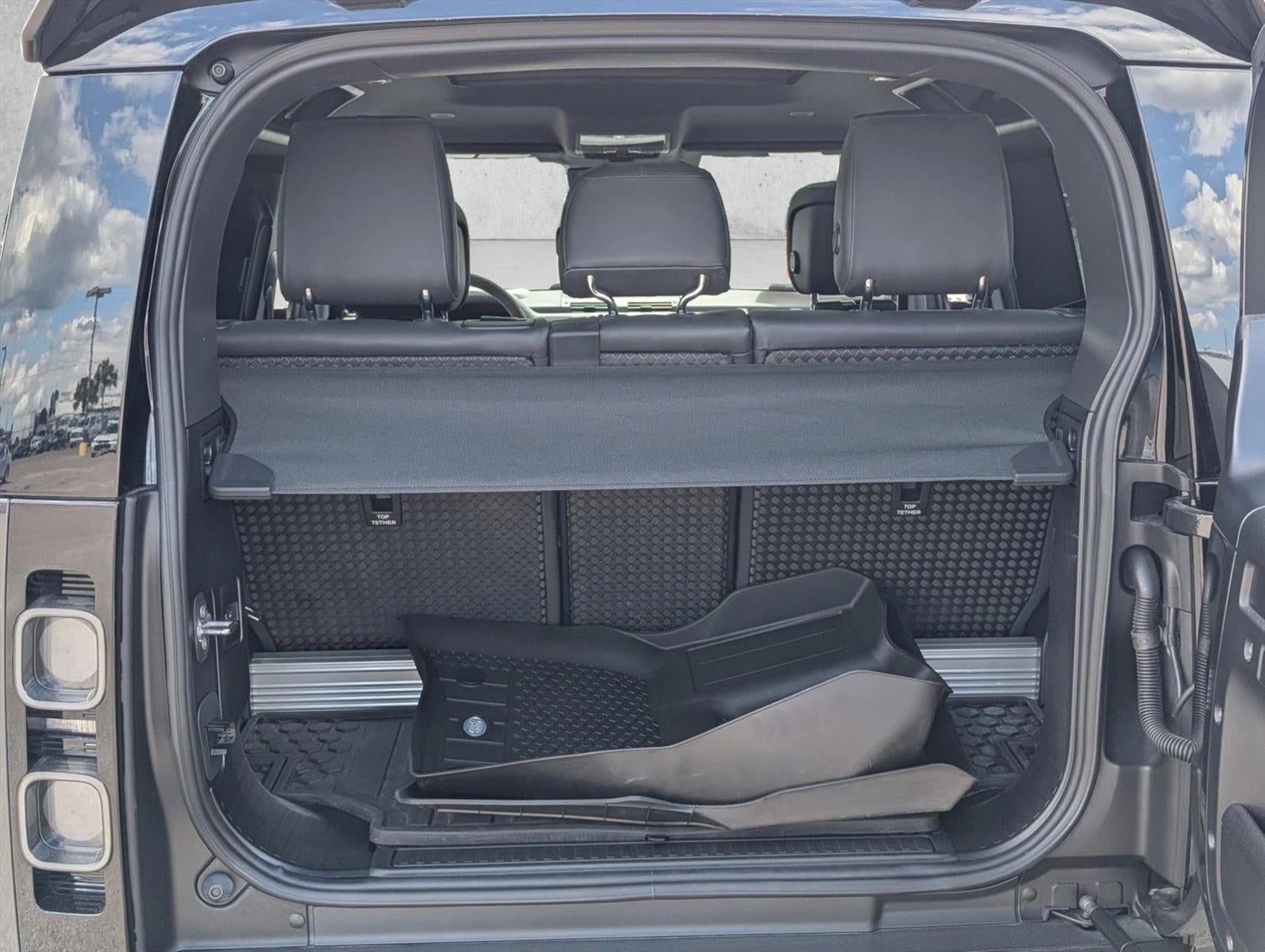 2024 Land Rover Defender V8