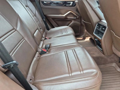 2022 Porsche Cayenne Base