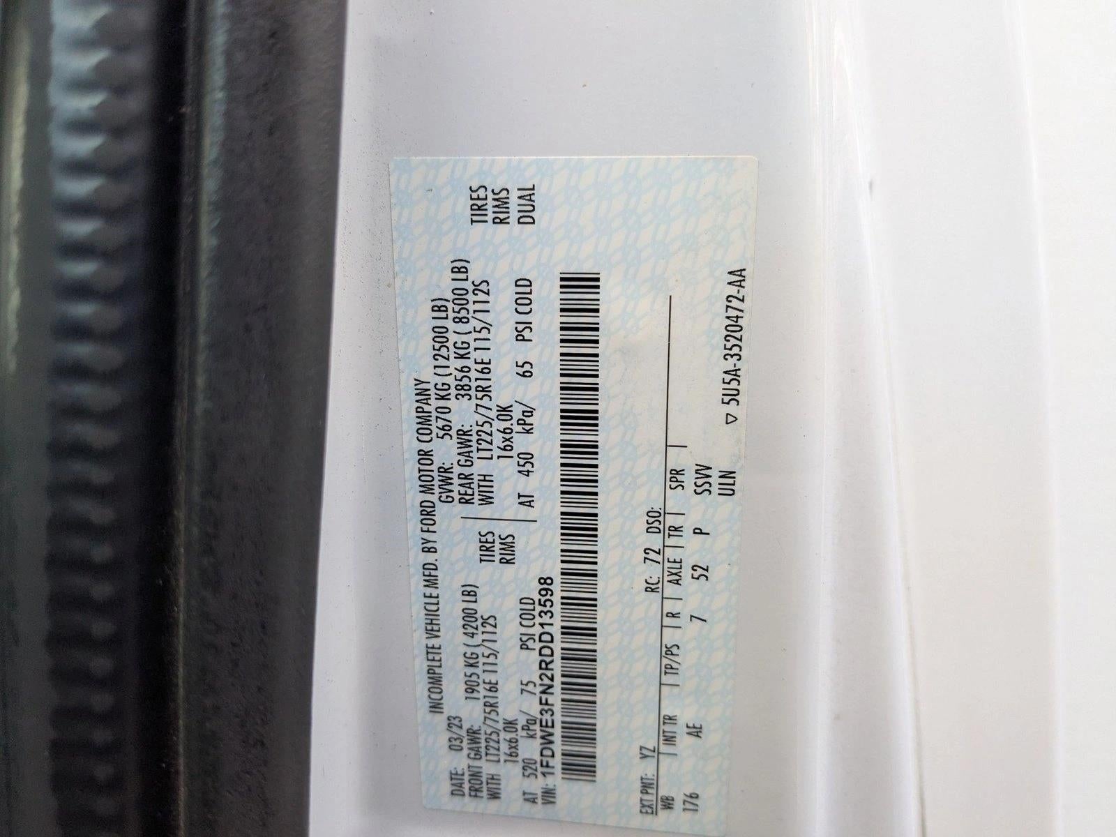 2024 Ford E-Series Cutaway Base