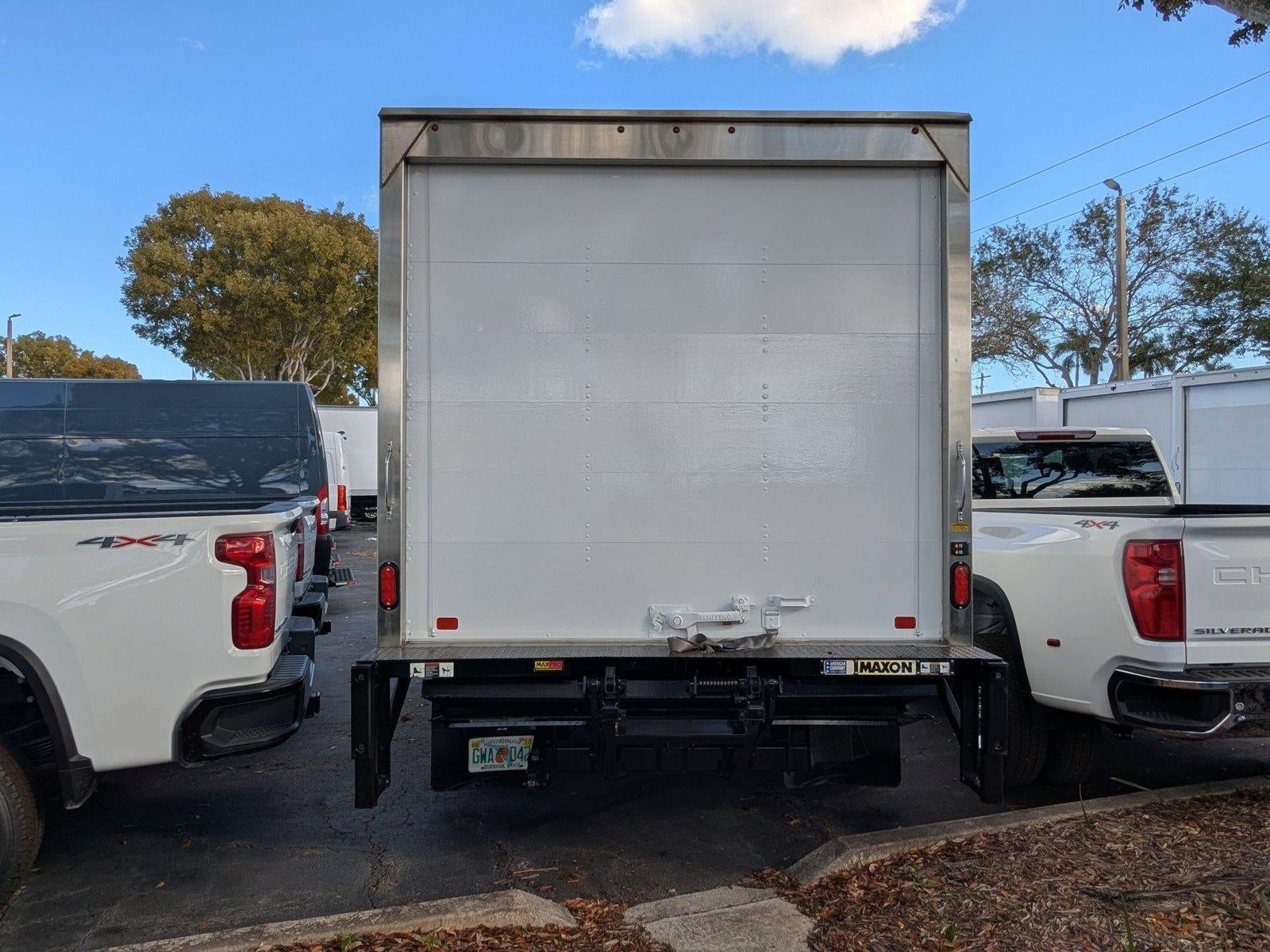 2024 Ford E-Series Cutaway Base