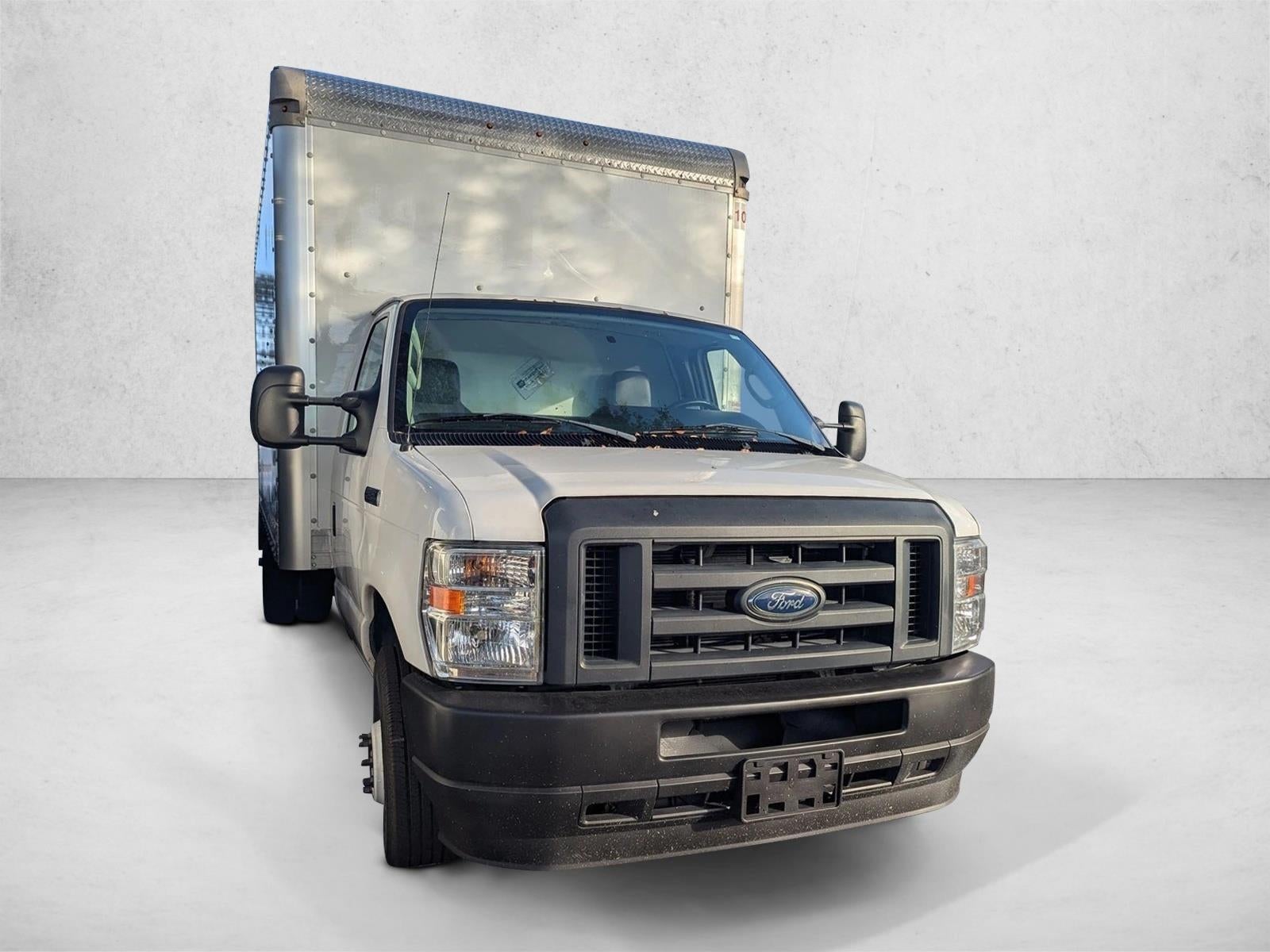 2022 Ford E-Series Cutaway Base