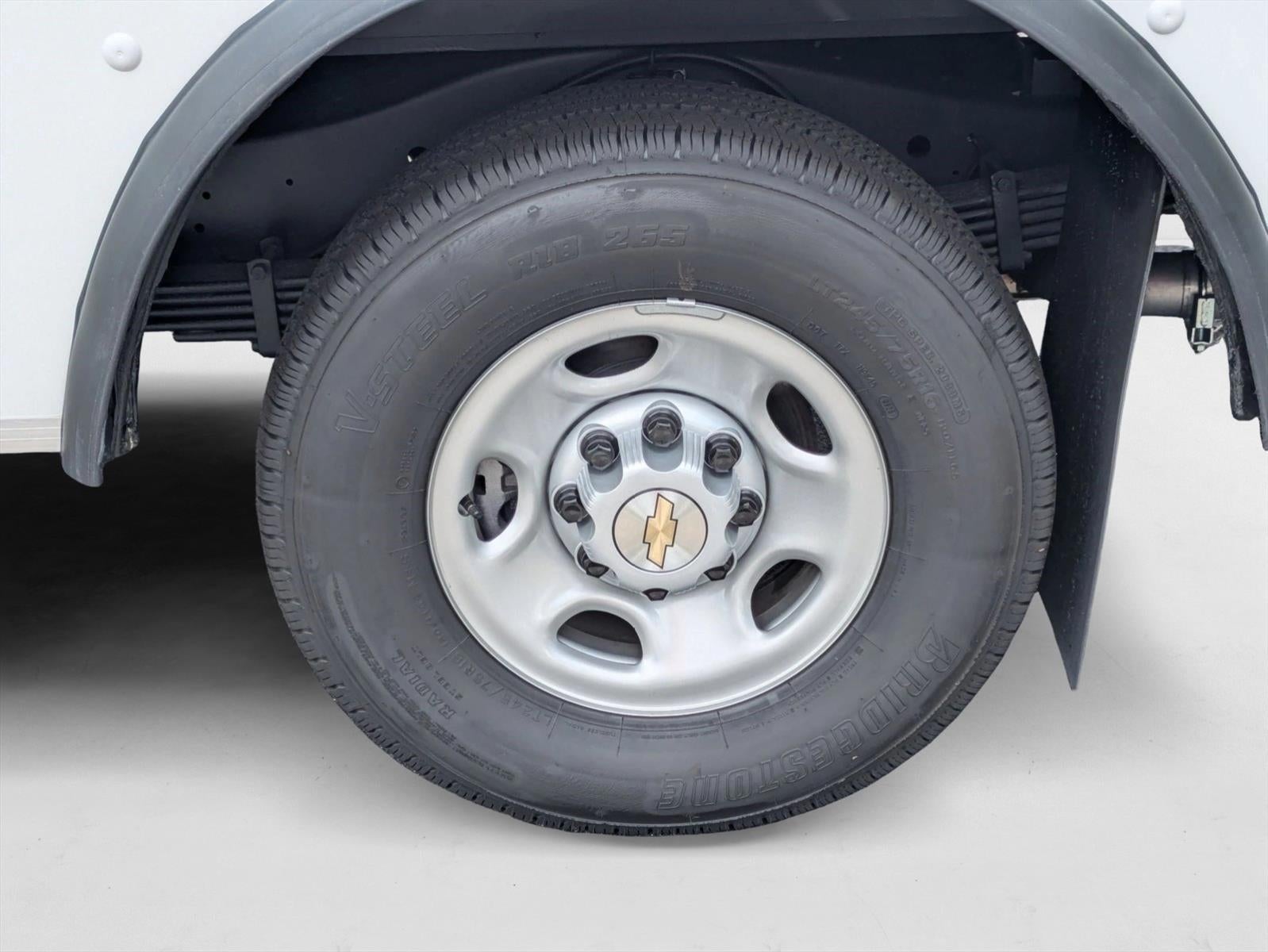 2025 Chevrolet Express Cutaway 3500 Base