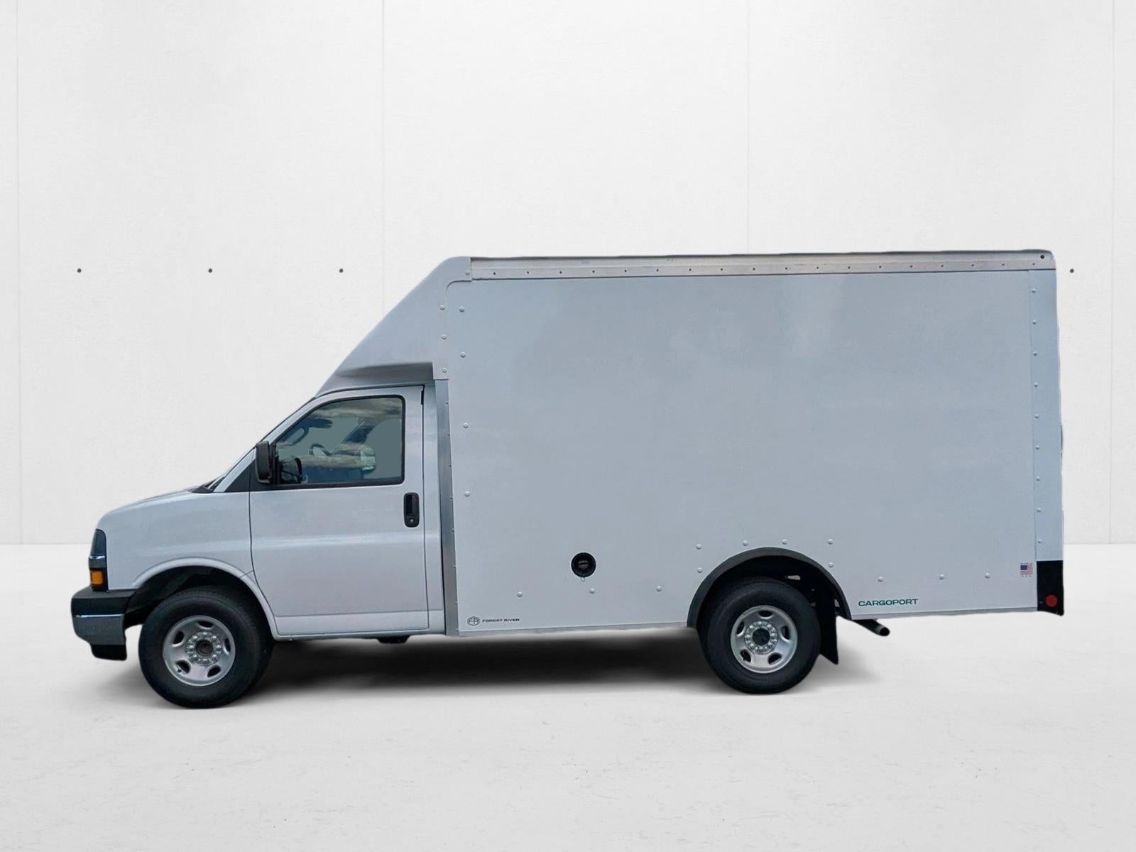2025 Chevrolet Express Cutaway 3500 Base