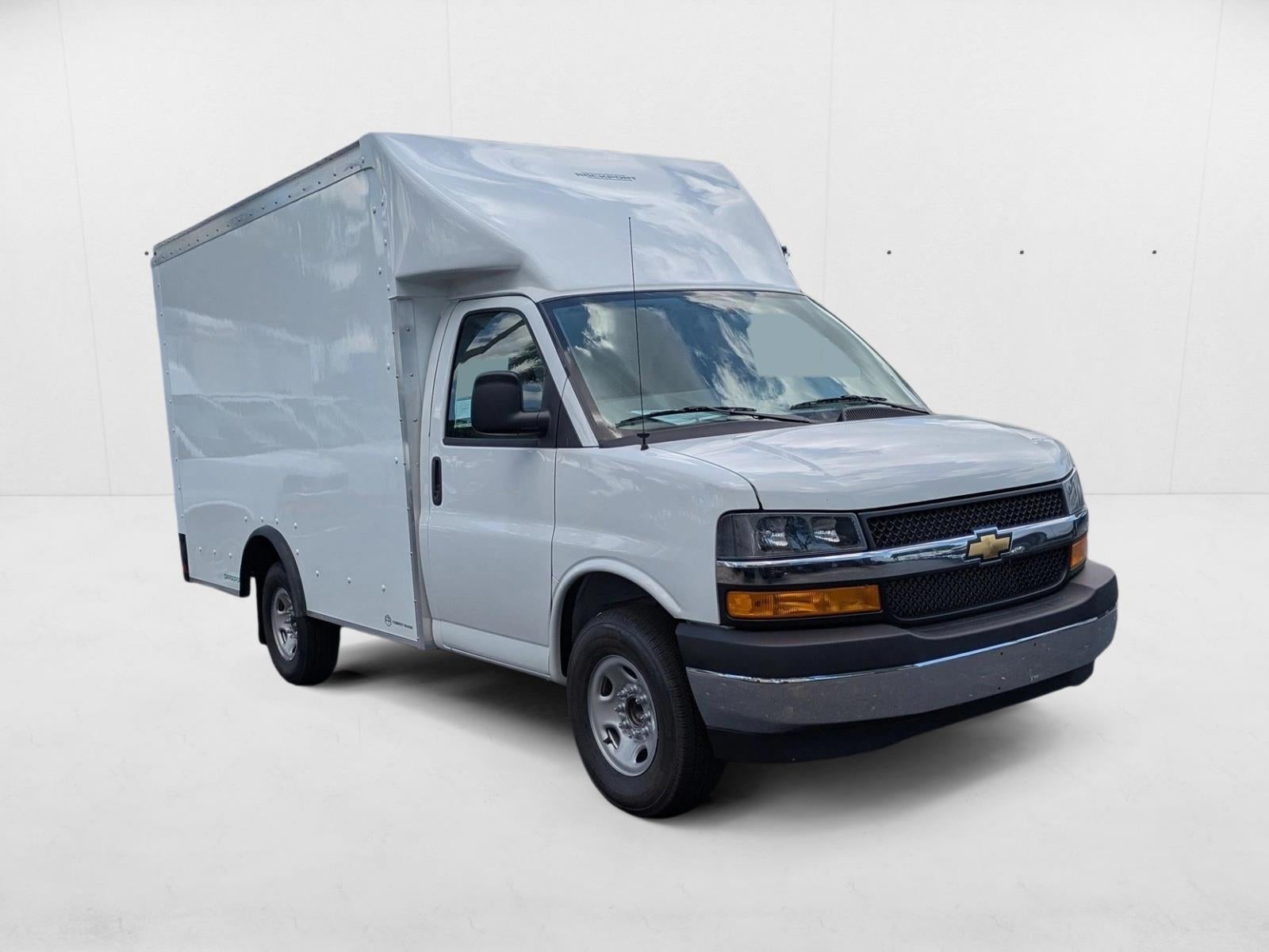 2025 Chevrolet Express Cutaway 3500 Base