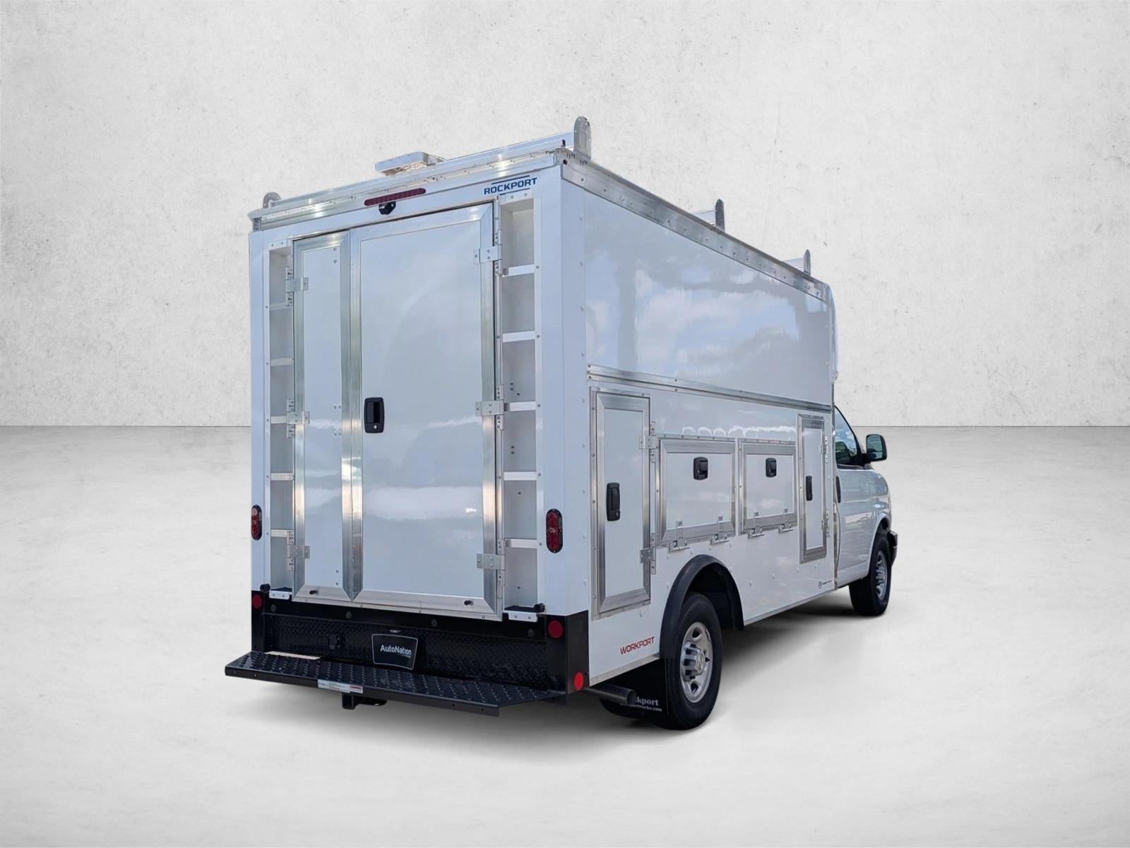 2025 Chevrolet Express Cutaway 3500 Base