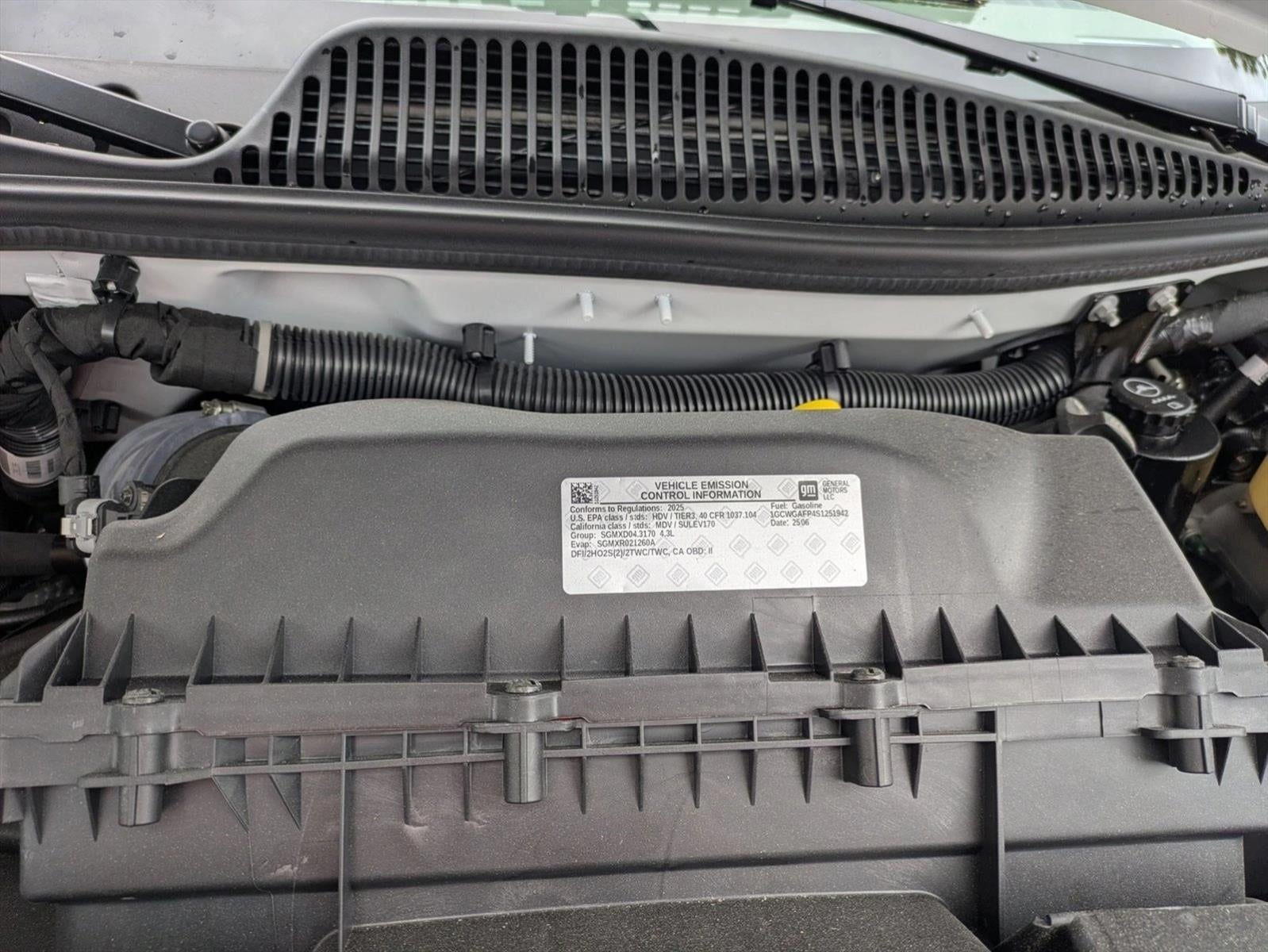 2025 Chevrolet Express Cargo Base