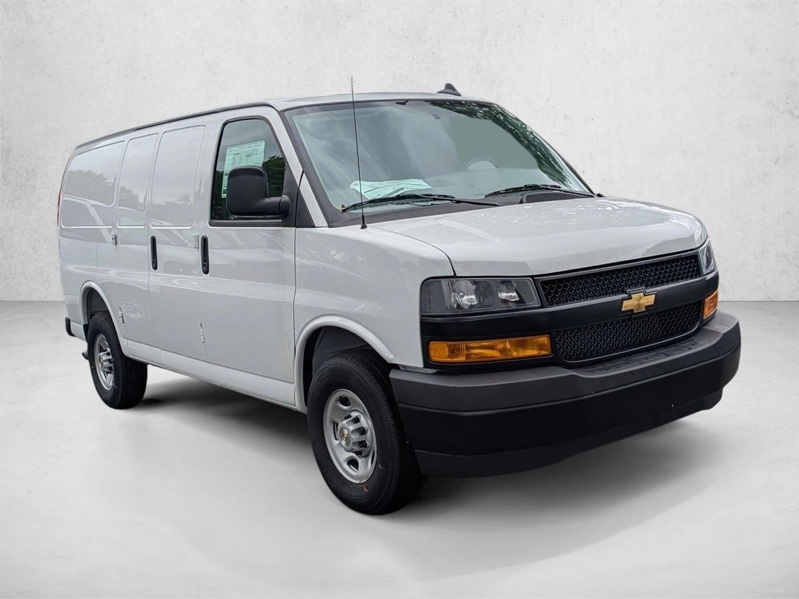 2025 Chevrolet Express Cargo Base