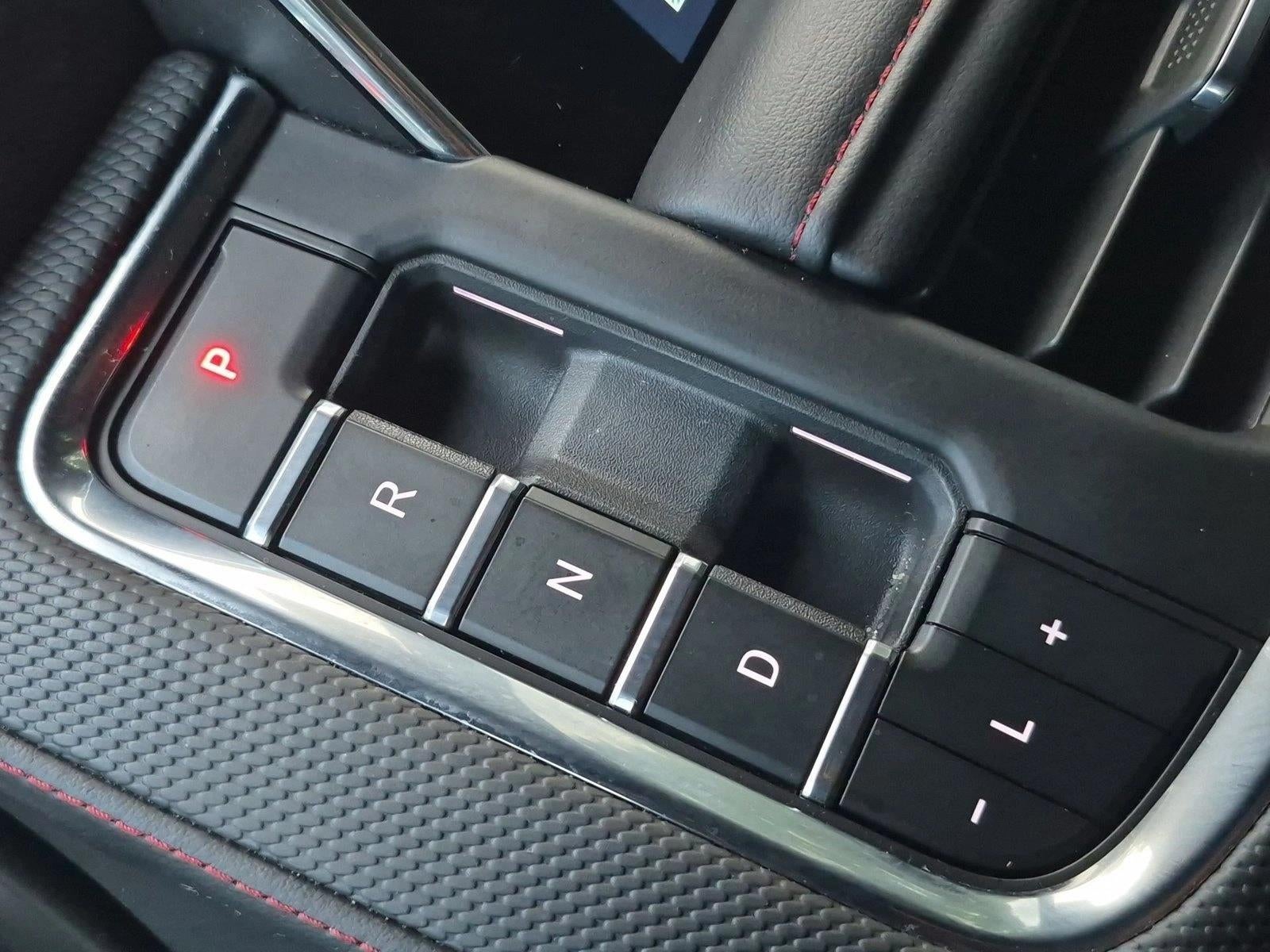 2024 Chevrolet Suburban RST - Photo 11