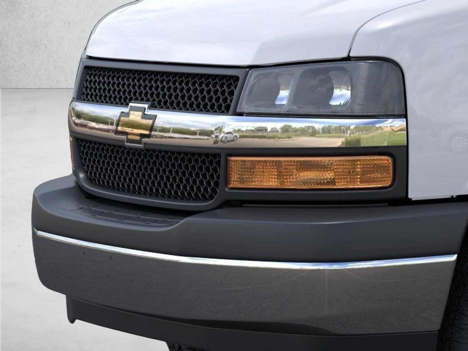 2025 Chevrolet Express Cutaway 3500 Base