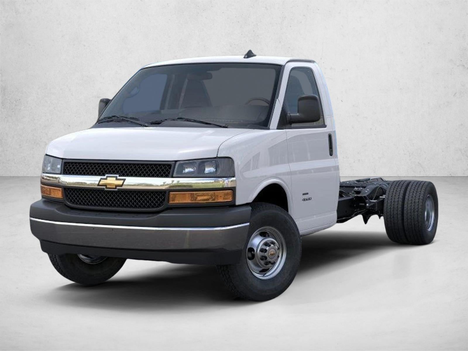 2025 Chevrolet Express Cutaway 3500 Base
