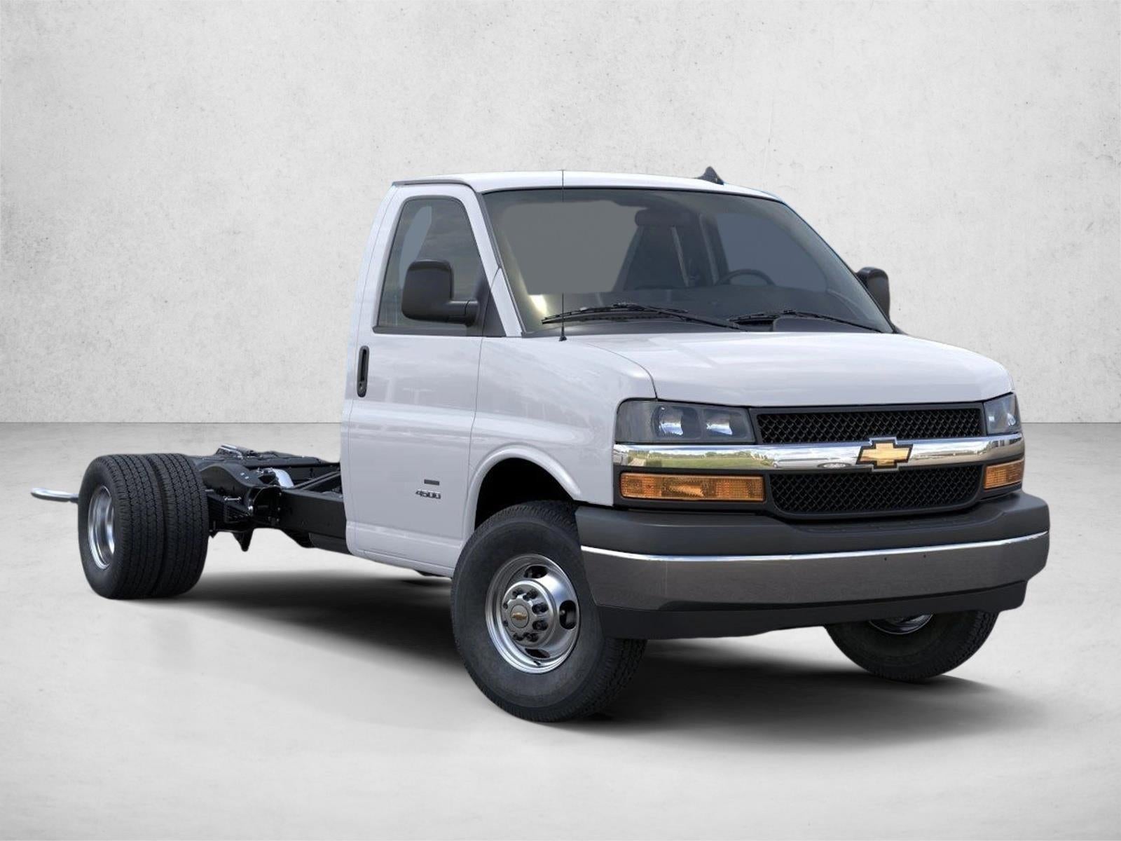 2025 Chevrolet Express Cutaway 3500 Base