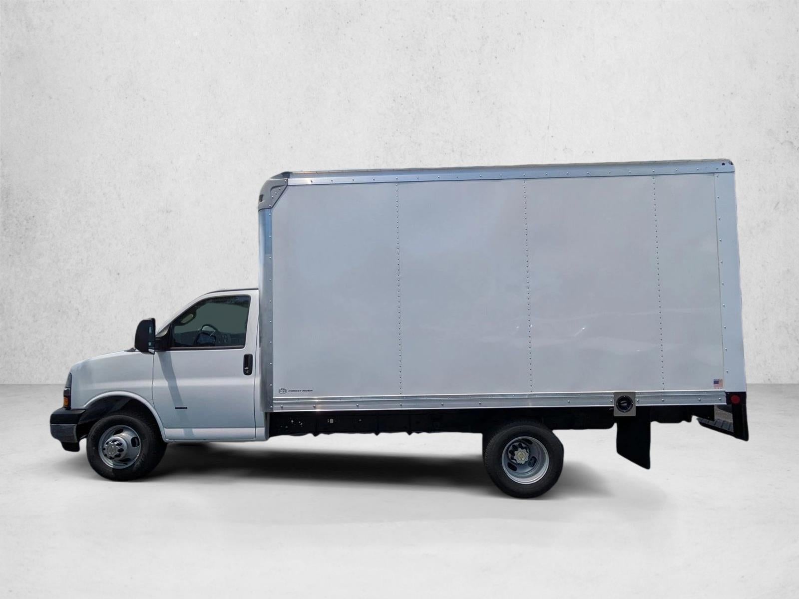 2025 Chevrolet Express Cutaway 3500 Base